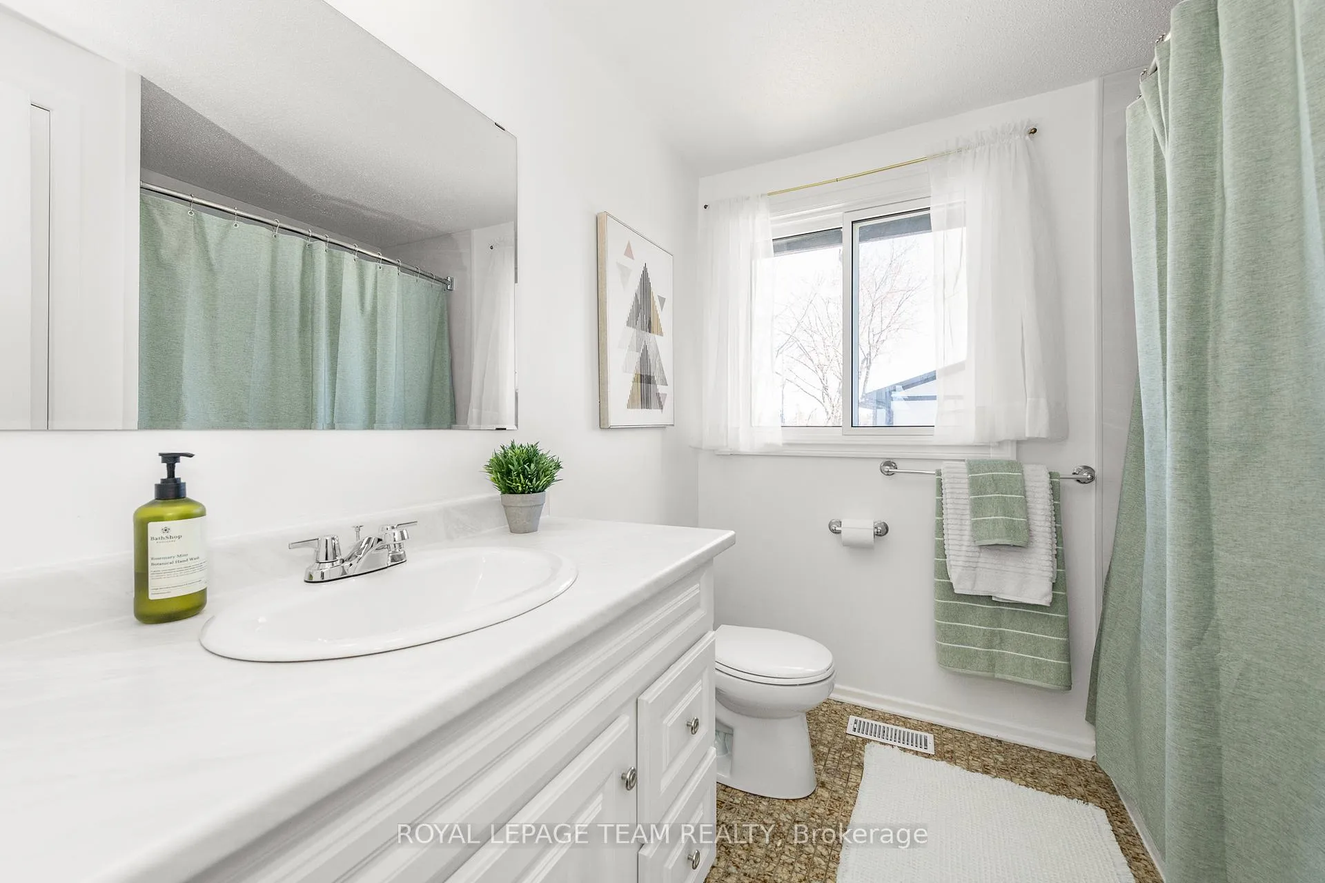 Photo 11 of Unit A, 420 Moodie Drive, Ottawa, Westcliffe Estates — HOMEH