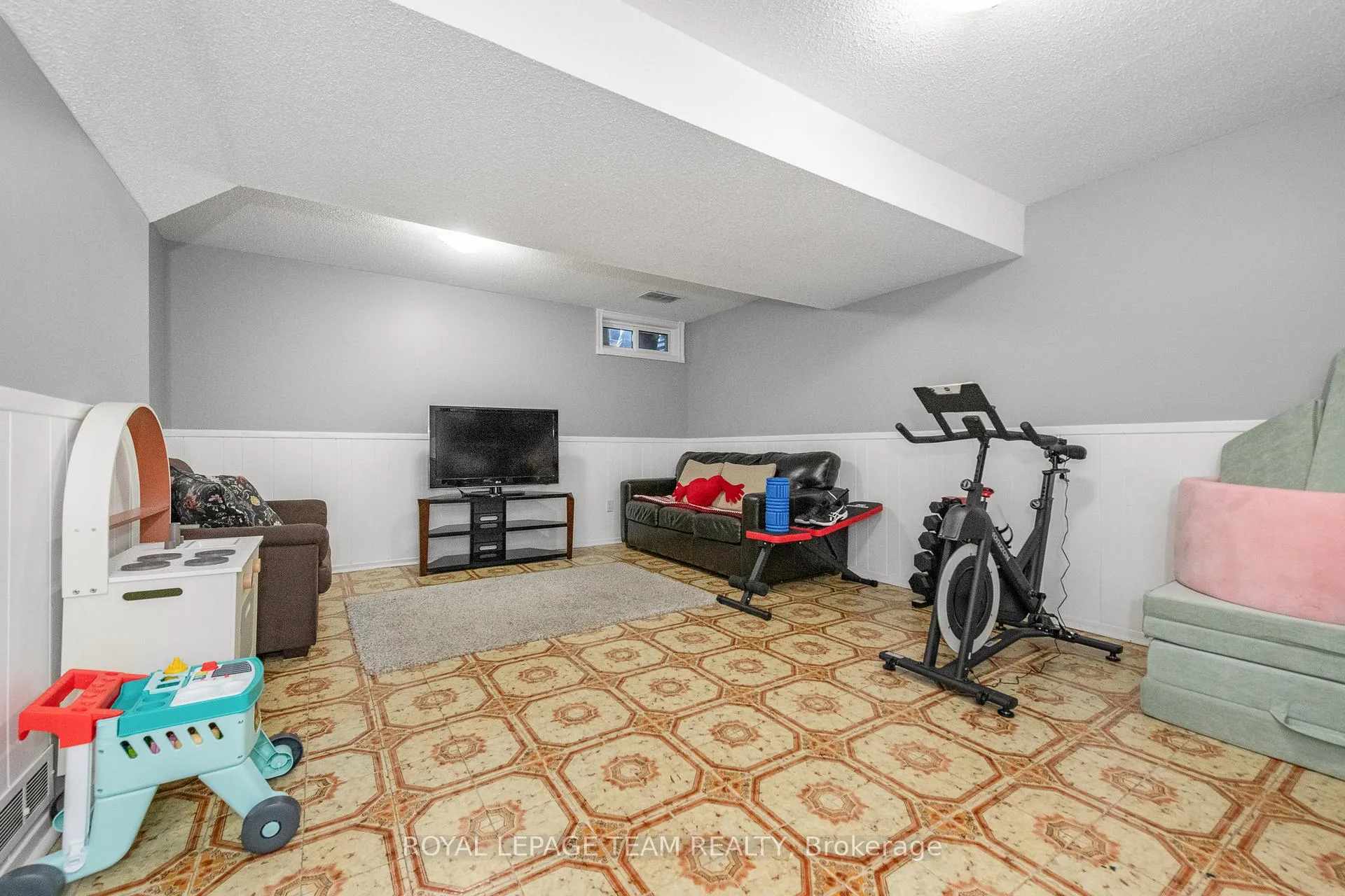Photo 14 of Unit A, 420 Moodie Drive, Ottawa, Westcliffe Estates — HOMEH