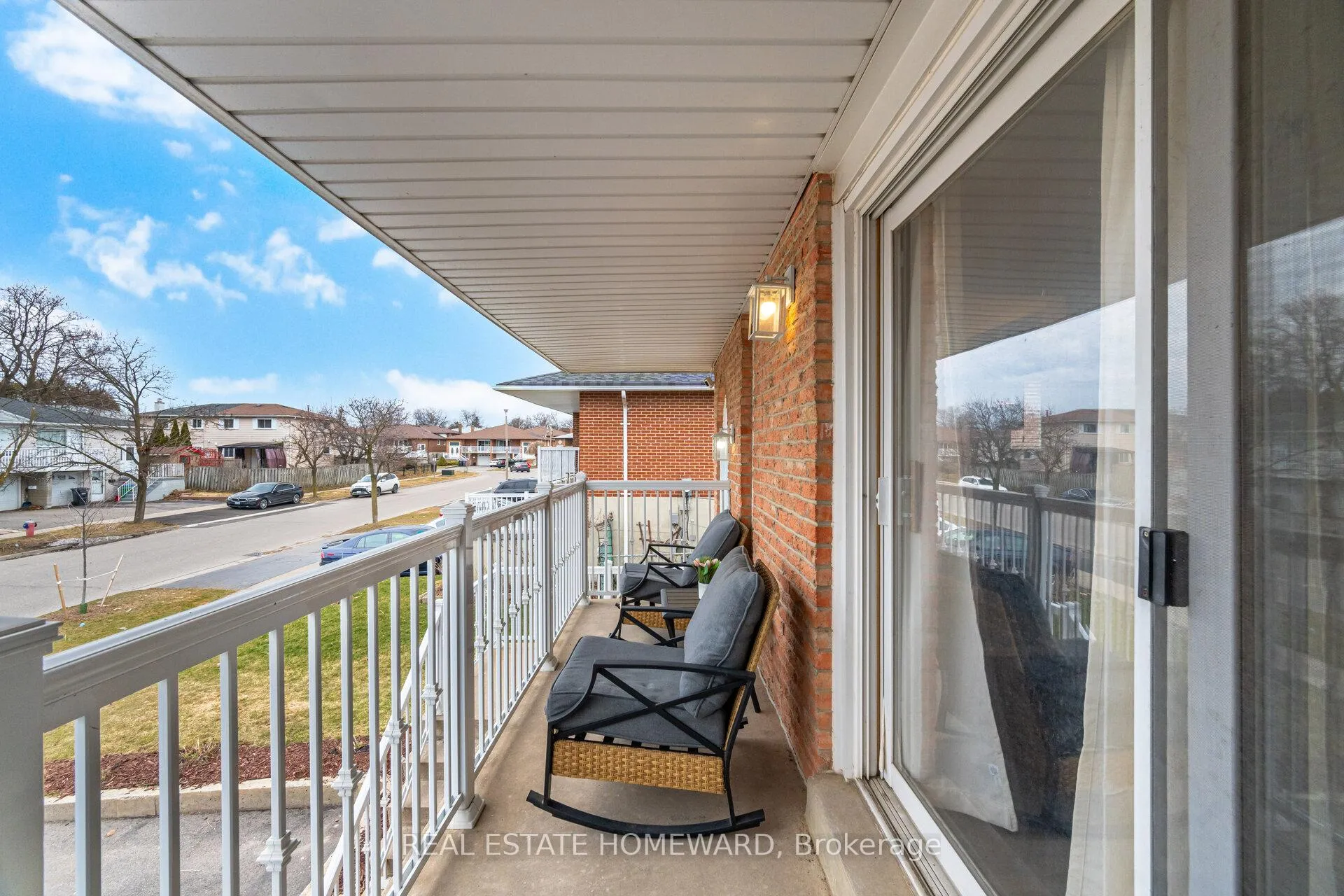 Photo 3 of 309 Royal Salisbury Way, Brampton, Madoc — HOMEH