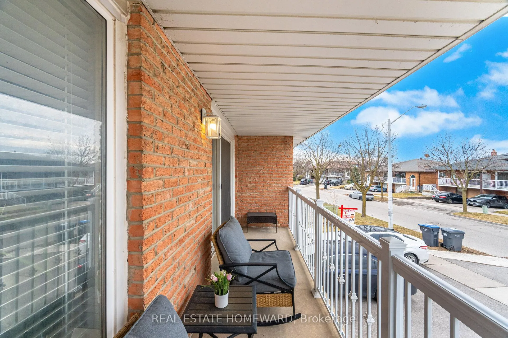 Photo 4 of 309 Royal Salisbury Way, Brampton, Madoc — HOMEH