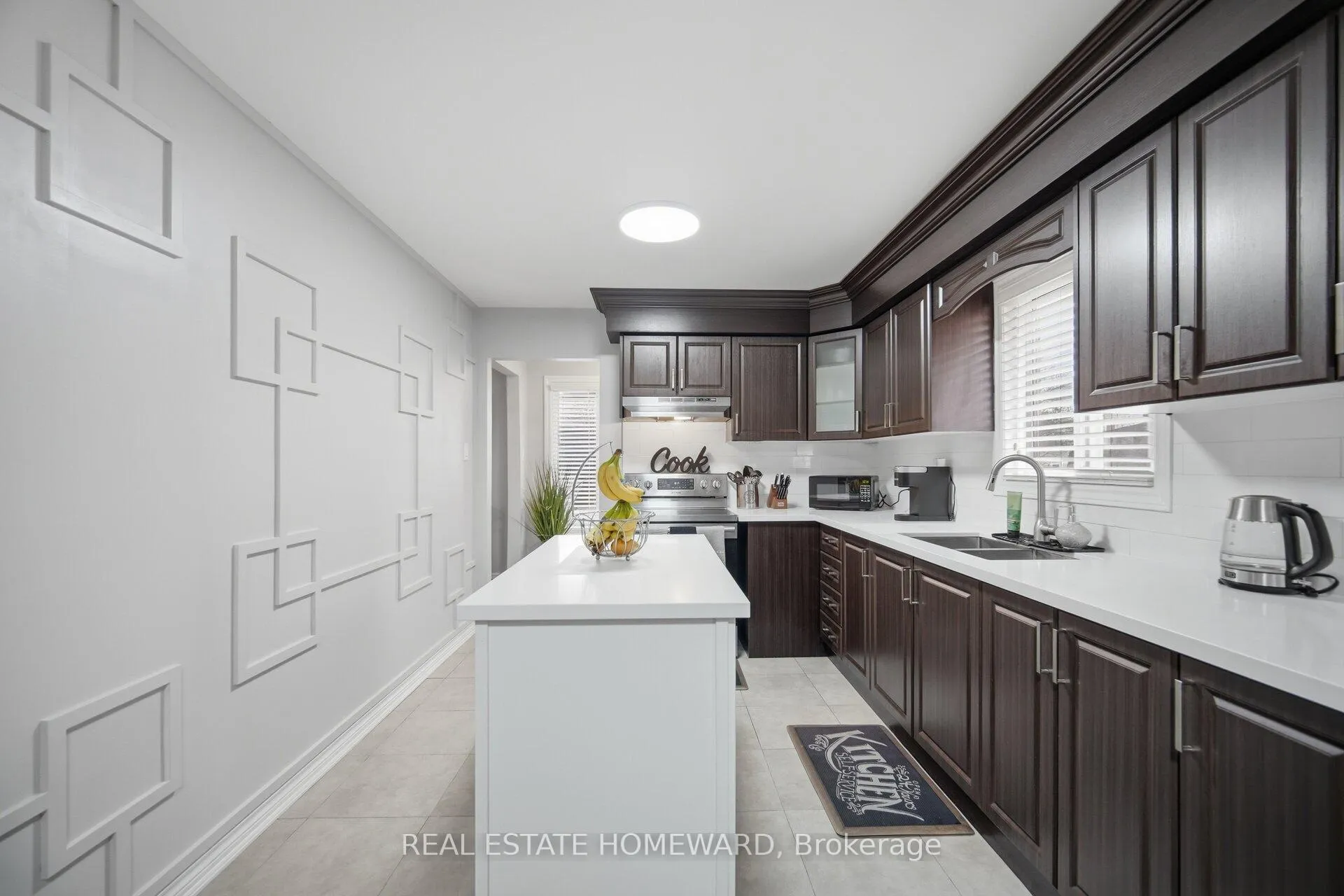 Photo 6 of 309 Royal Salisbury Way, Brampton, Madoc — HOMEH