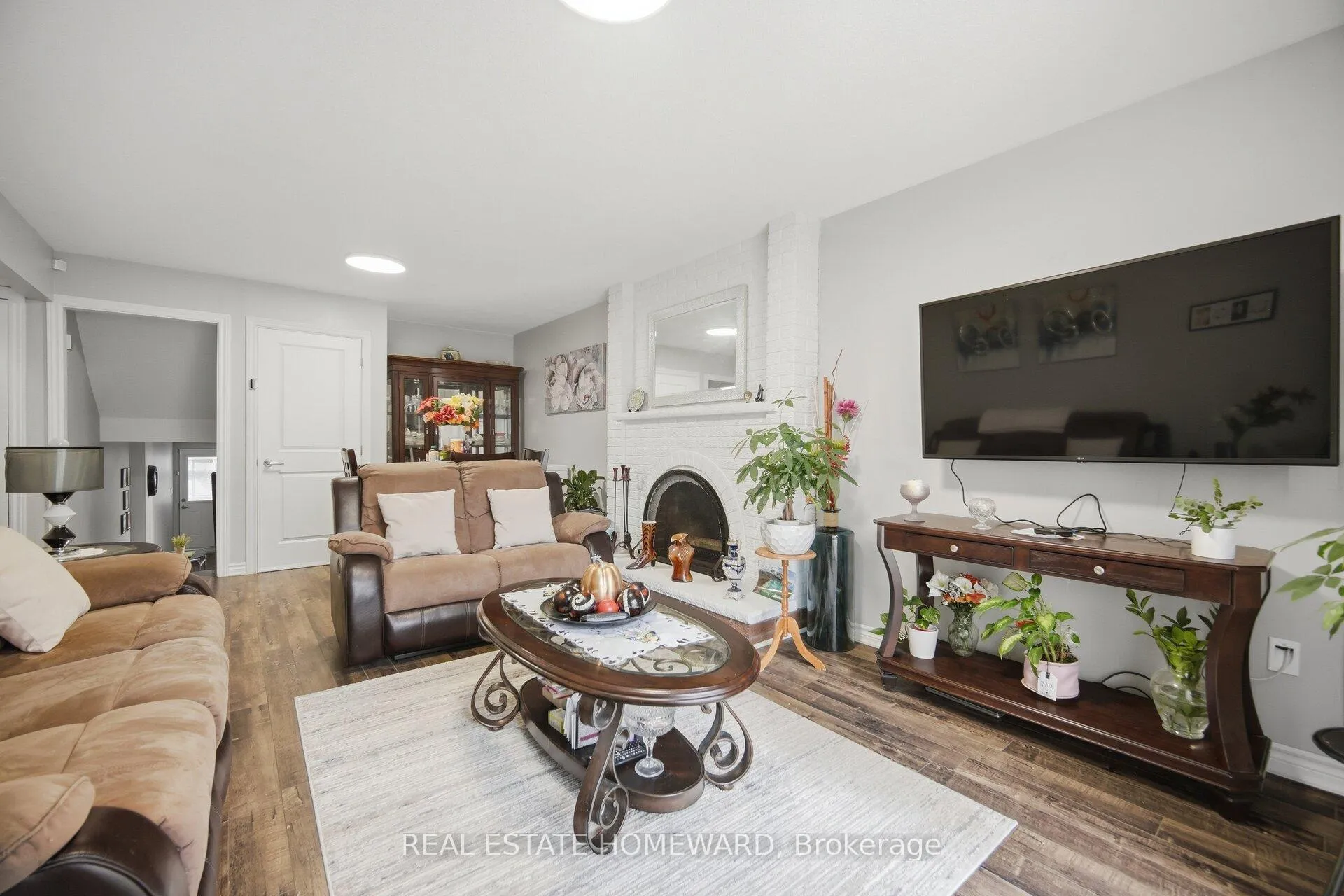 Photo 11 of 309 Royal Salisbury Way, Brampton, Madoc — HOMEH