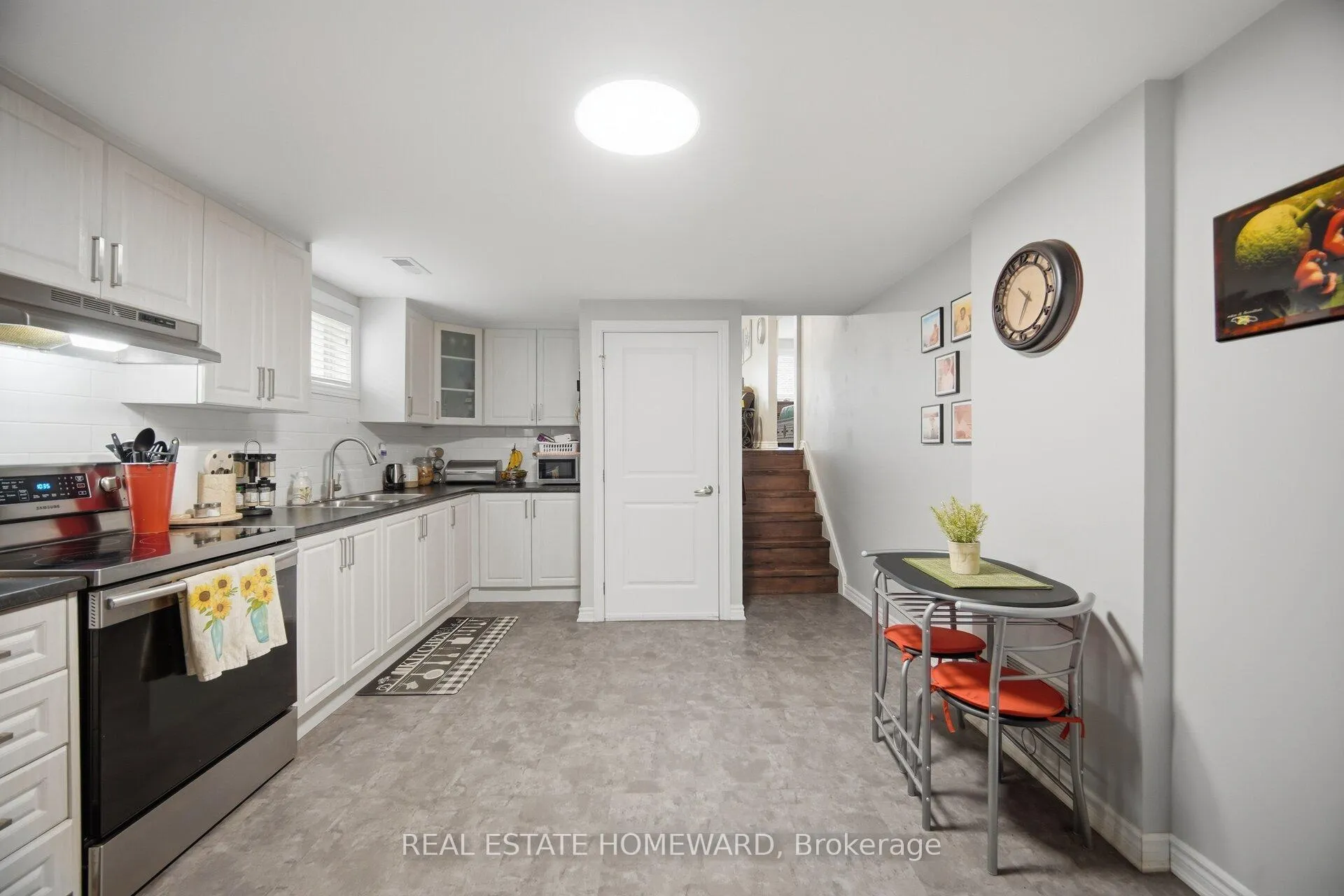 Photo 17 of 309 Royal Salisbury Way, Brampton, Madoc — HOMEH