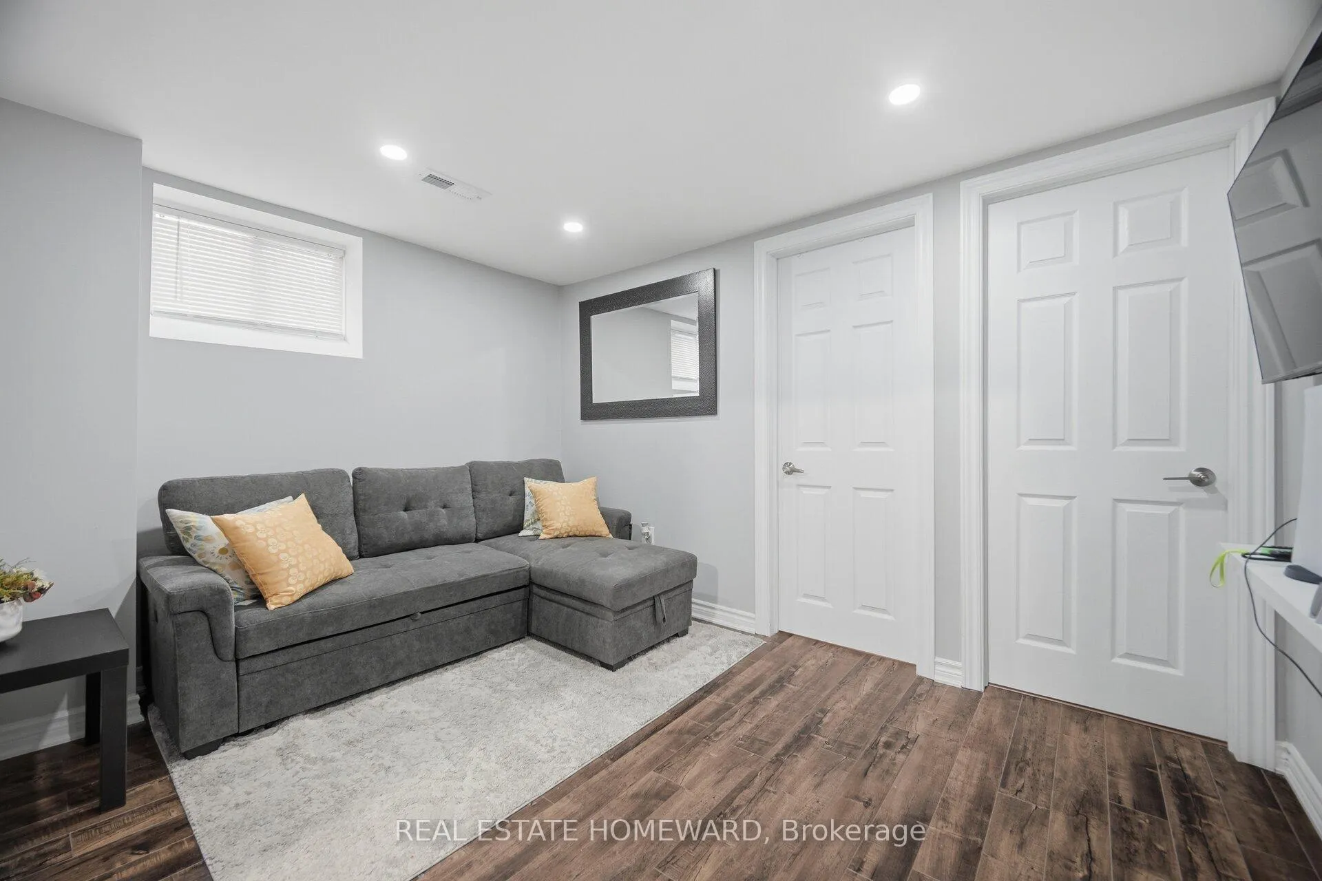 Photo 18 of 309 Royal Salisbury Way, Brampton, Madoc — HOMEH