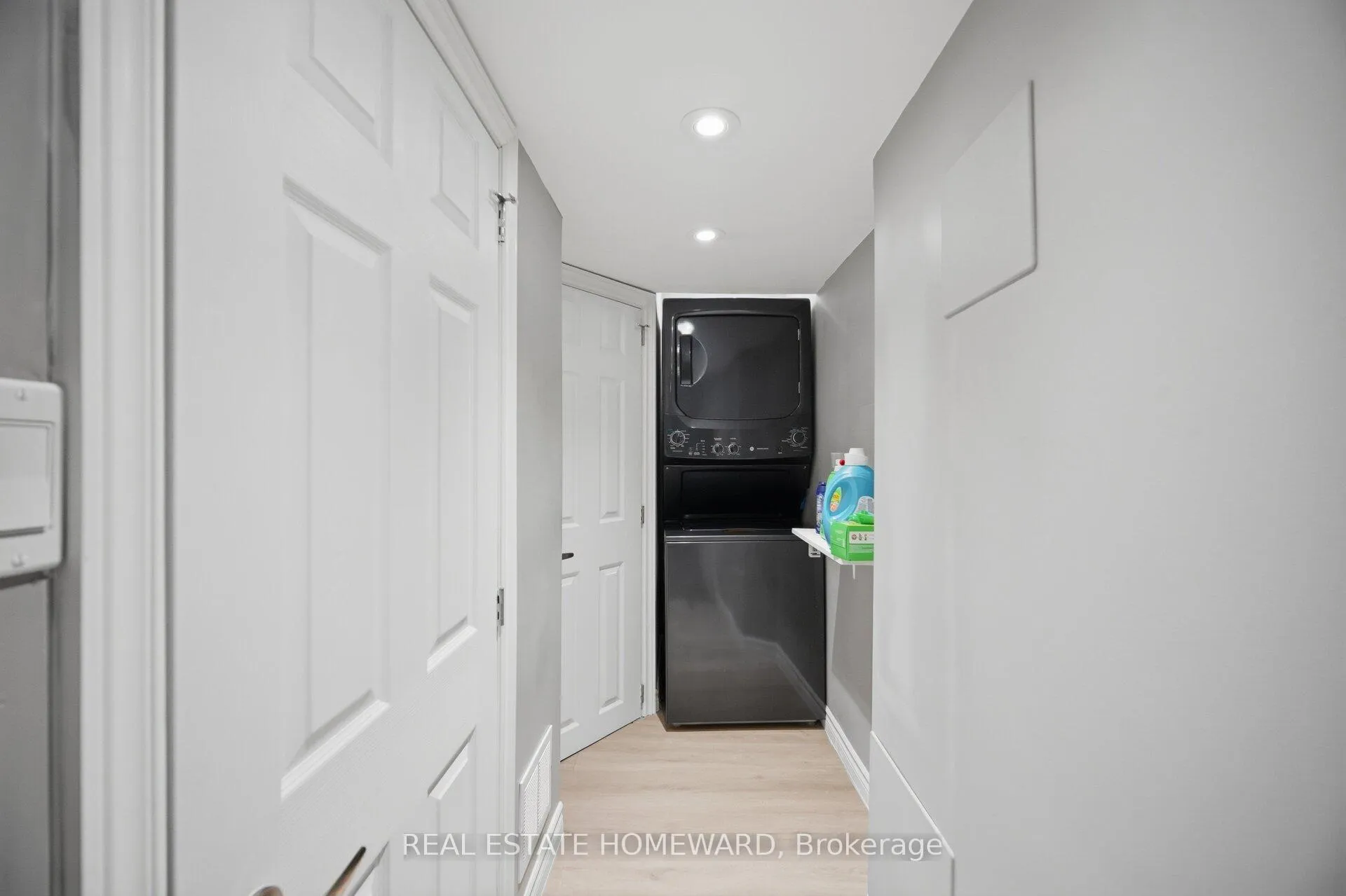 Photo 21 of 309 Royal Salisbury Way, Brampton, Madoc — HOMEH