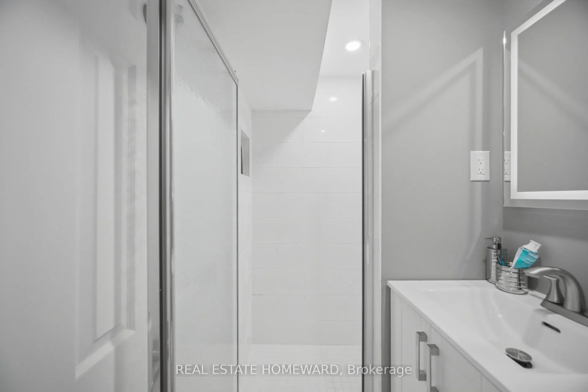 Photo 22 of 309 Royal Salisbury Way, Brampton, Madoc — HOMEH