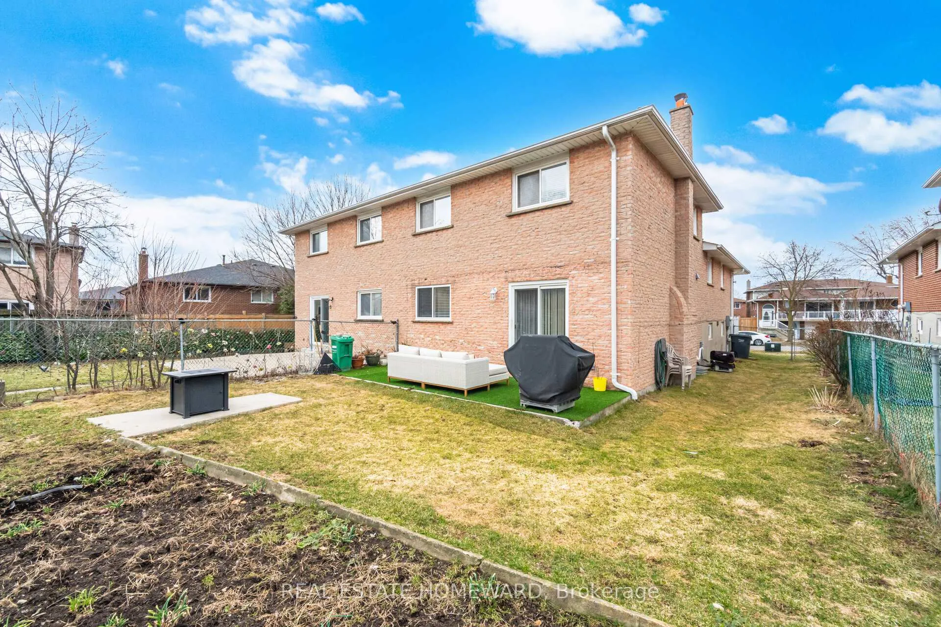 Photo 24 of 309 Royal Salisbury Way, Brampton, Madoc — HOMEH