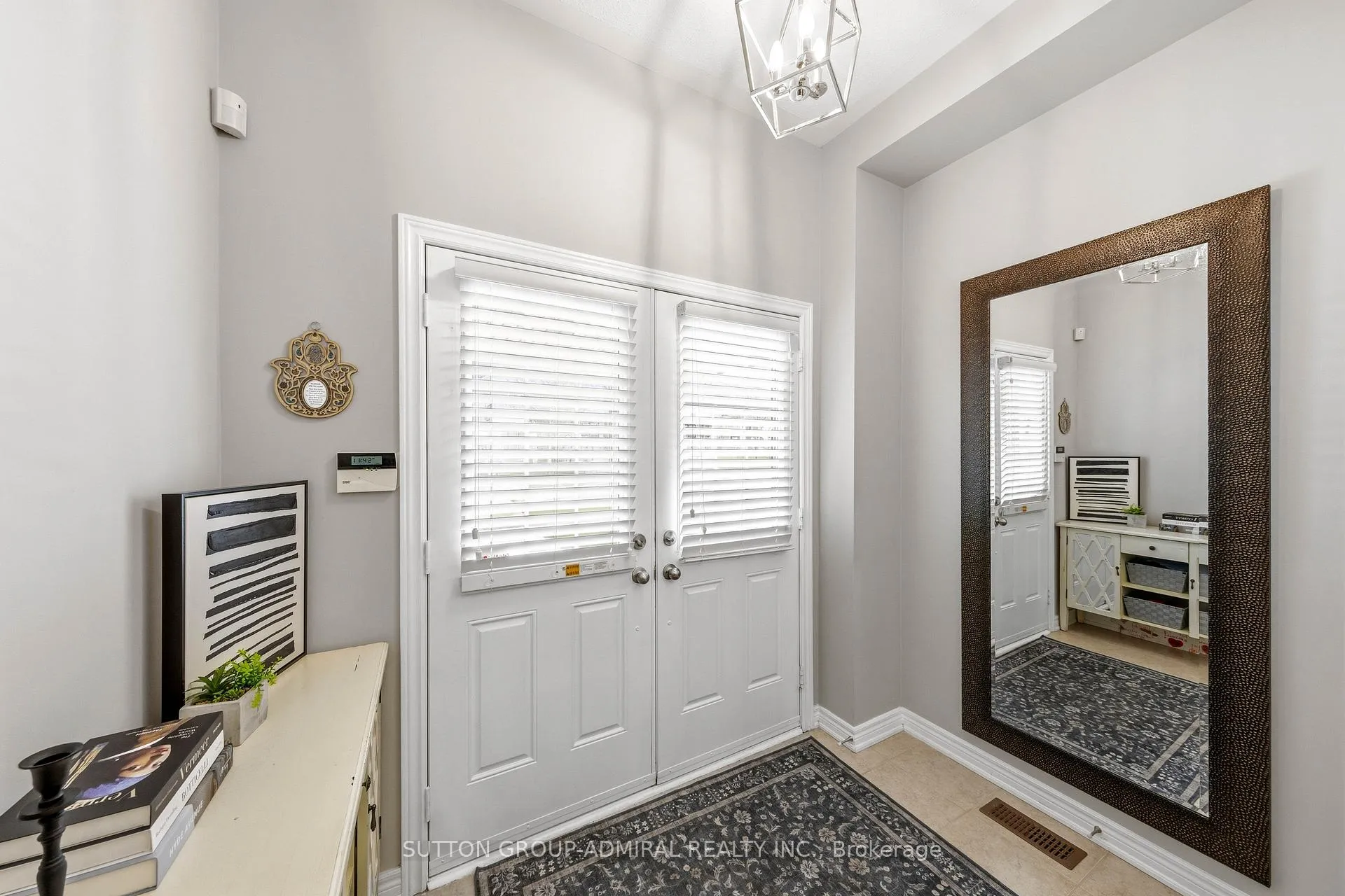 Photo 4 of 141 Lauderdale Drive, Vaughan, Patterson — HOMEH