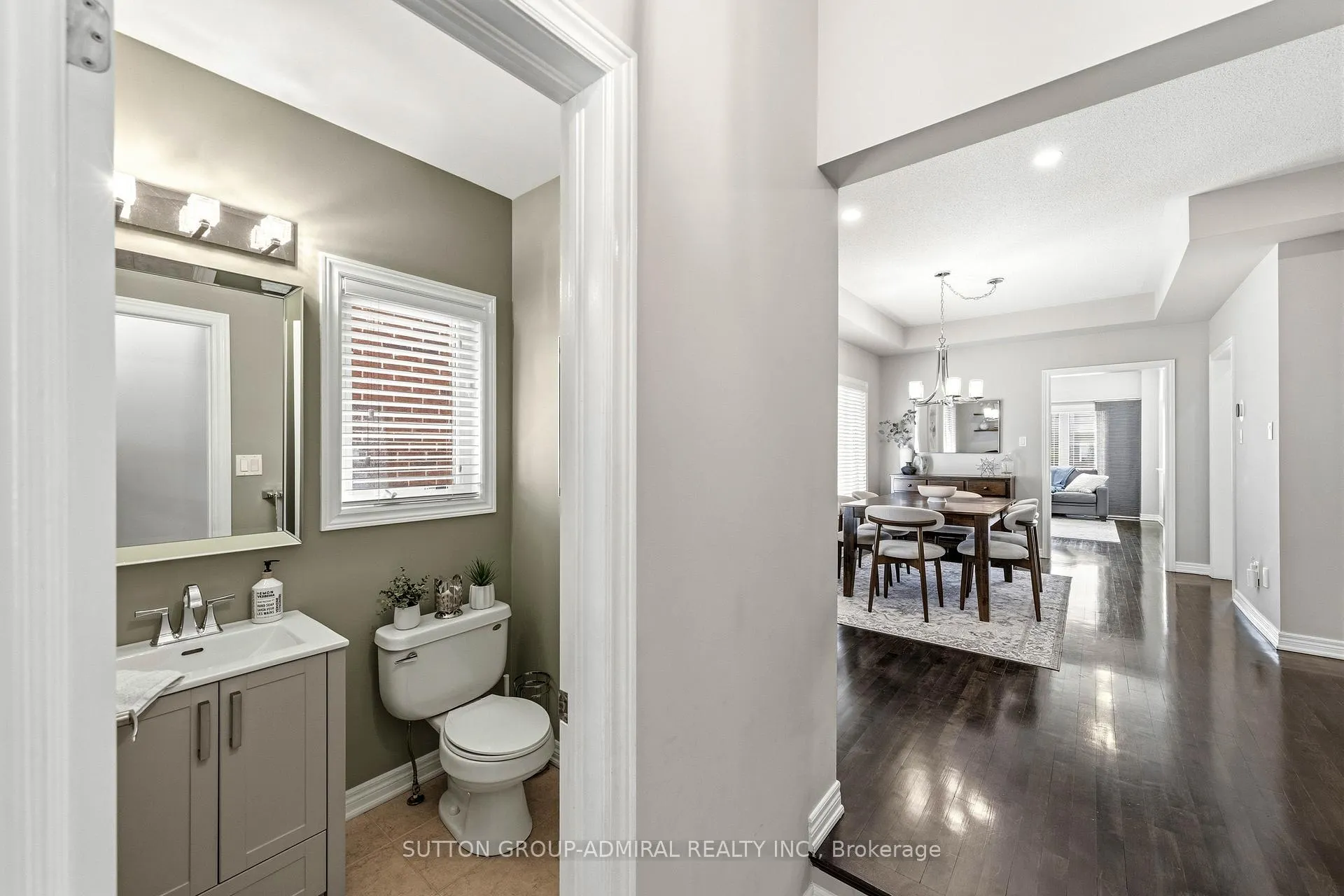 Photo 5 of 141 Lauderdale Drive, Vaughan, Patterson — HOMEH
