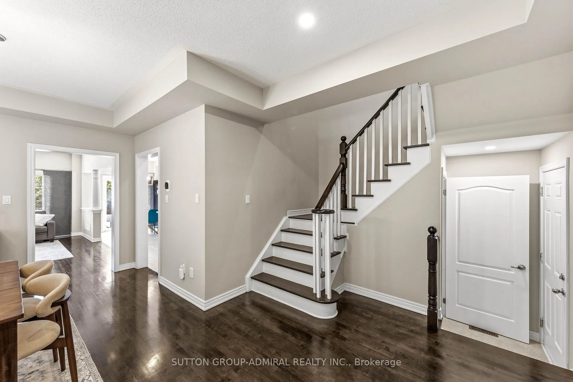 Photo 7 of 141 Lauderdale Drive, Vaughan, Patterson — HOMEH