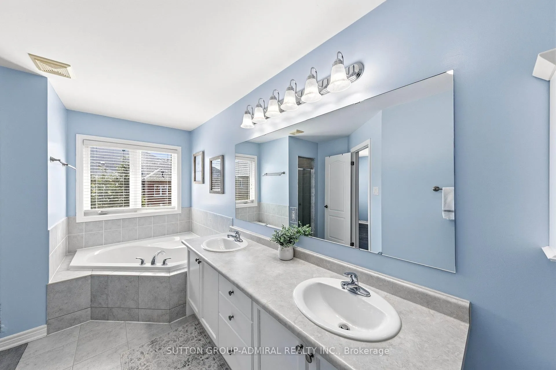 Photo 20 of 141 Lauderdale Drive, Vaughan, Patterson — HOMEH