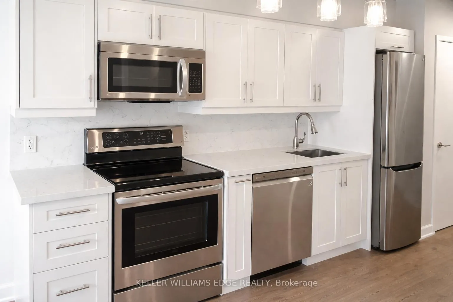 Photo 2 of Unit 1013, 21 Nelson Street, Toronto, Waterfront Communities — HOMEH