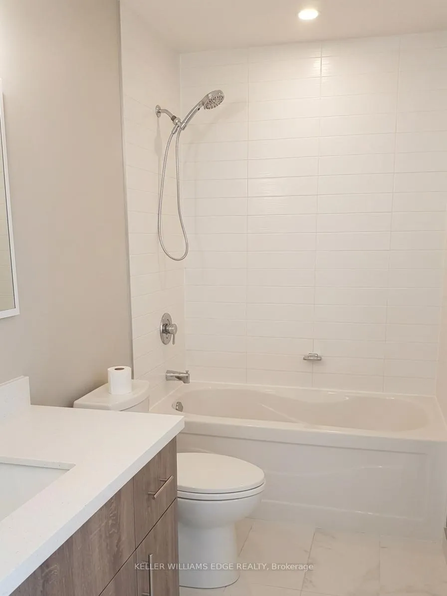 Photo 6 of Unit 1013, 21 Nelson Street, Toronto, Waterfront Communities — HOMEH