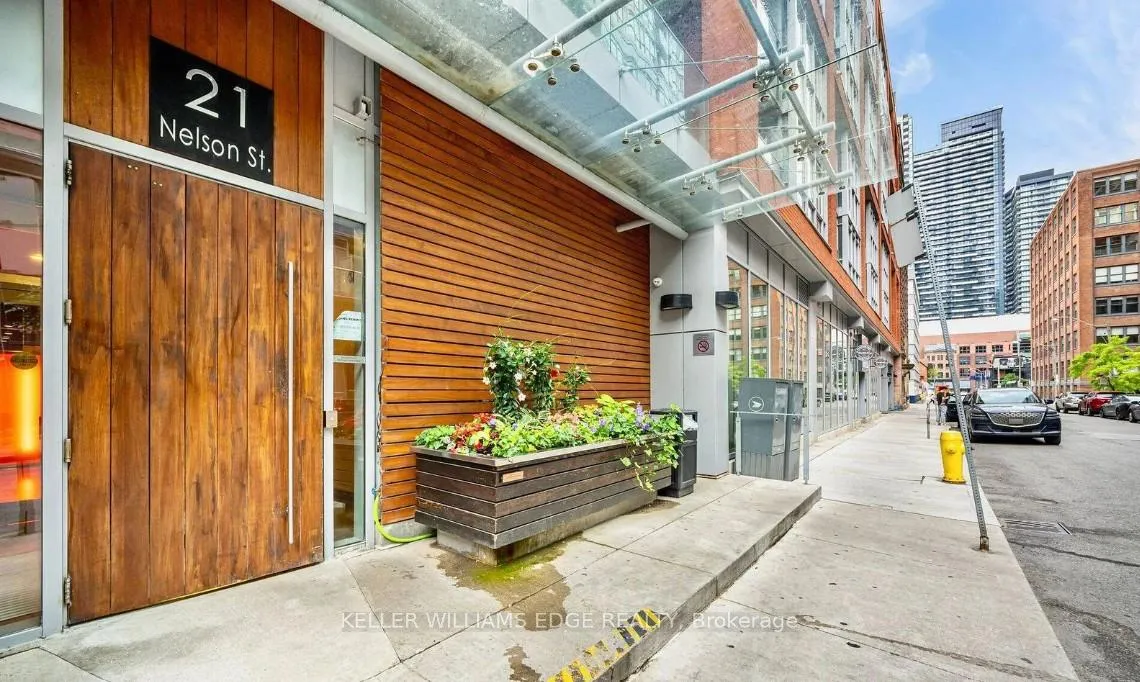 Photo 3 of Unit 414, 21 Nelson Street, Toronto, Waterfront Communities — HOMEH