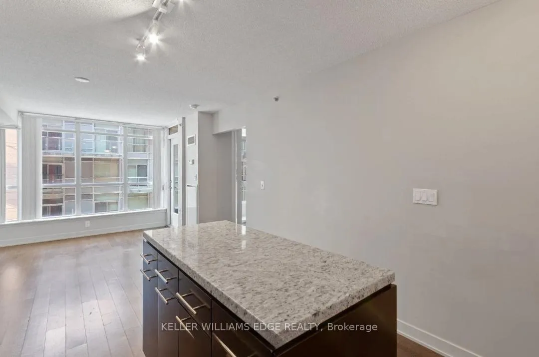 Photo 10 of Unit 414, 21 Nelson Street, Toronto, Waterfront Communities — HOMEH