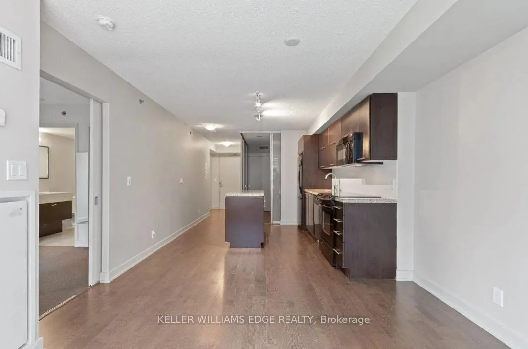 Photo 13 of Unit 414, 21 Nelson Street, Toronto, Waterfront Communities — HOMEH