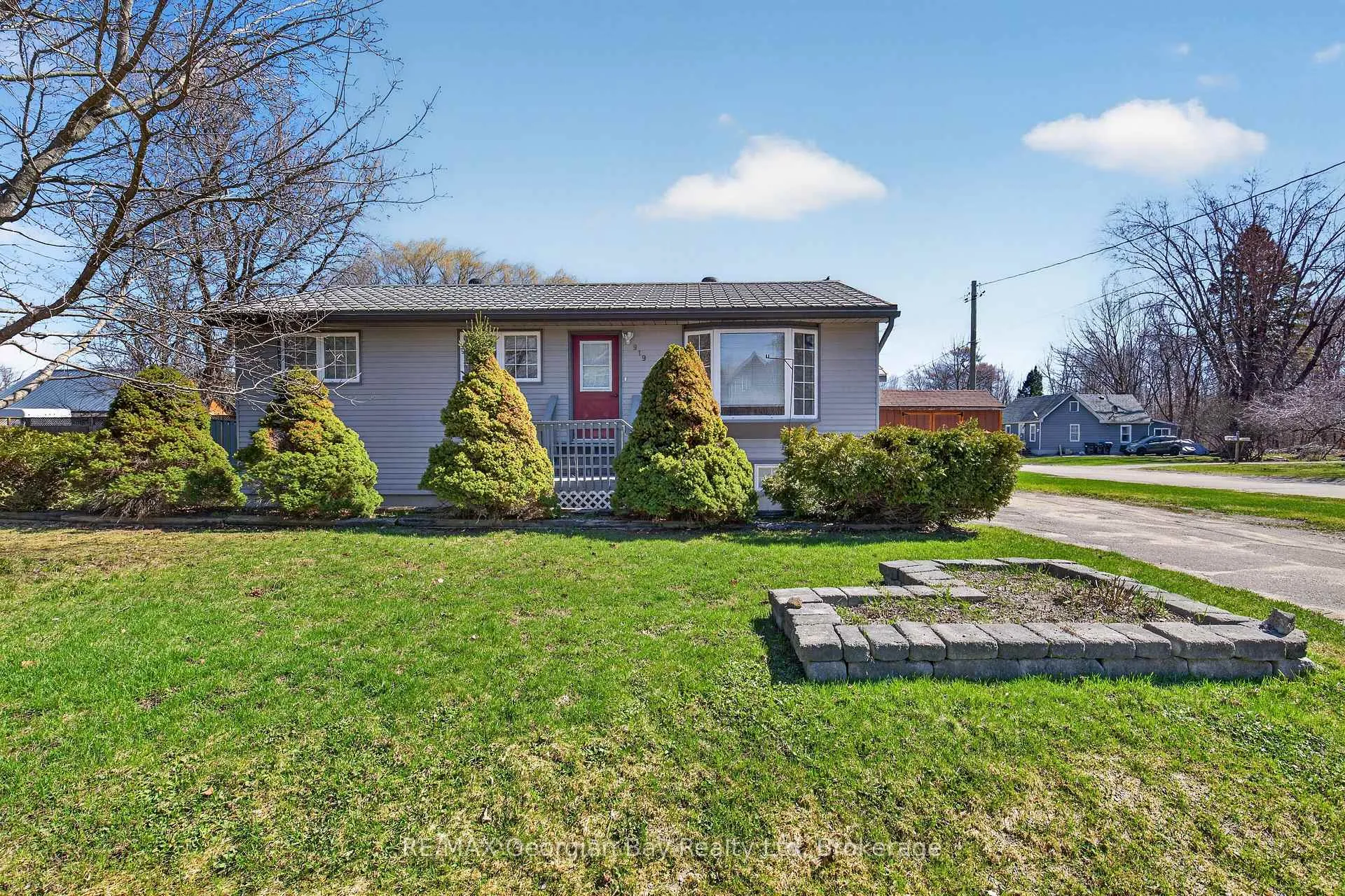 Photo 1 of 919 Eighth Avenue, Tay, Port McNicoll — HOMEH