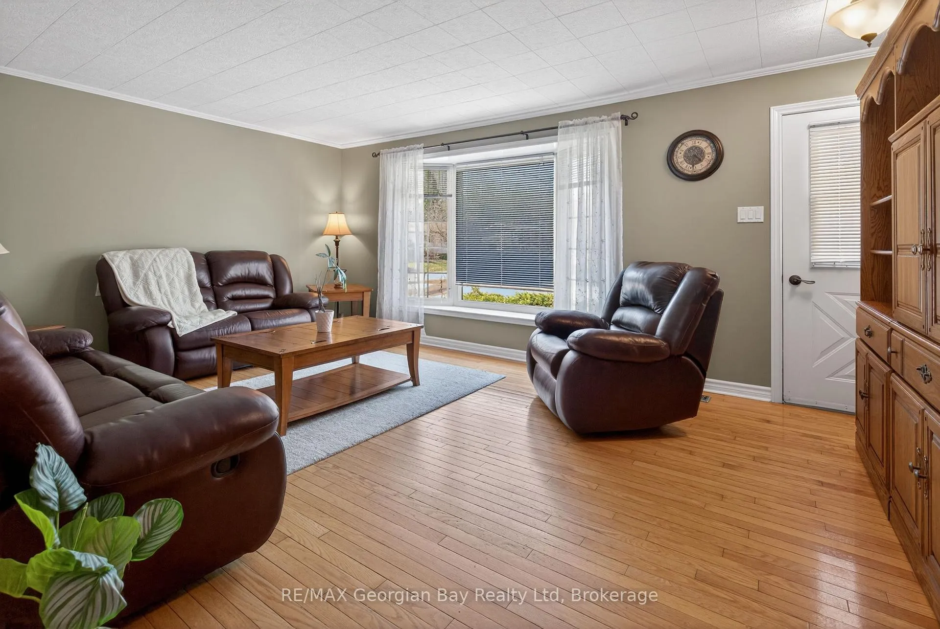 Photo 8 of 919 Eighth Avenue, Tay, Port McNicoll — HOMEH