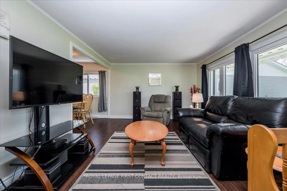 Photo 5 of 34 Flora Drive, Innisfil, Rural Innisfil — HOMEH