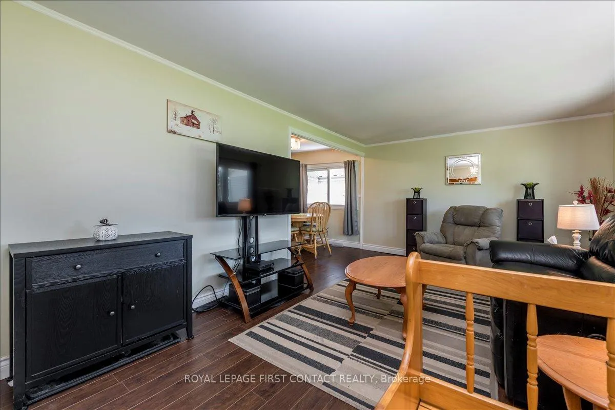 Photo 6 of 34 Flora Drive, Innisfil, Rural Innisfil — HOMEH