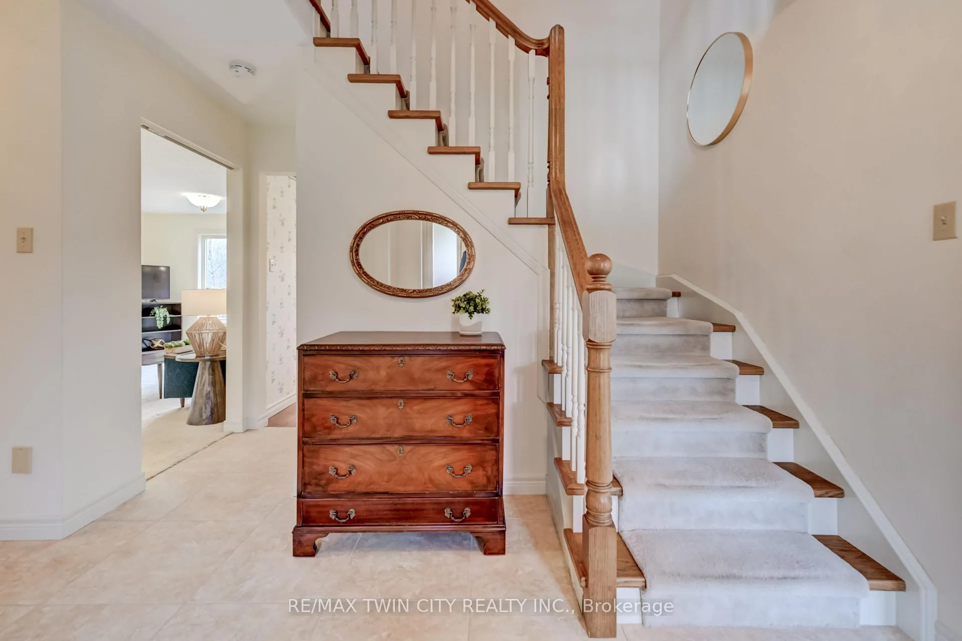 Photo 5 of 285 Magnolia Place, Waterloo — HOMEH
