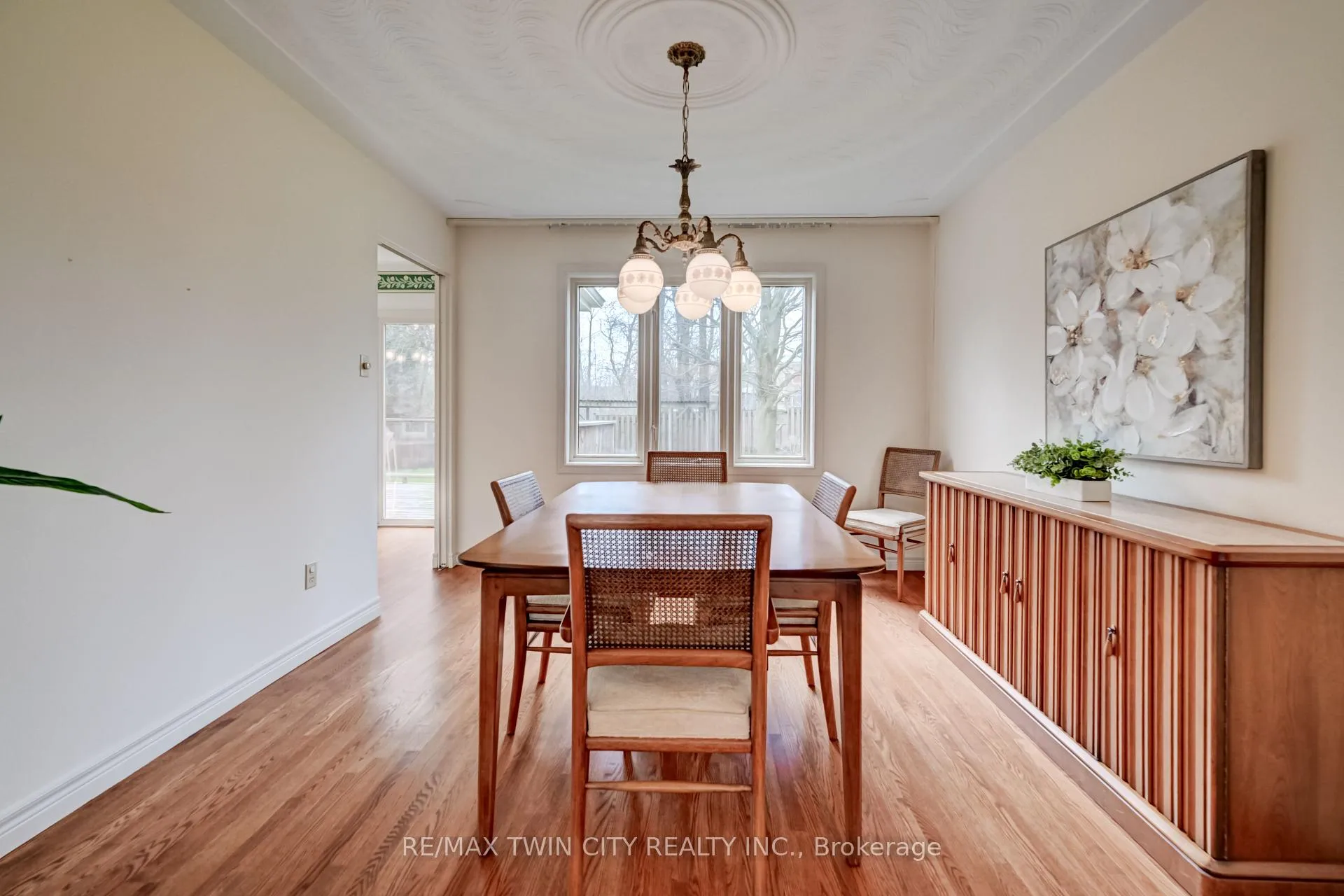 Photo 9 of 285 Magnolia Place, Waterloo — HOMEH