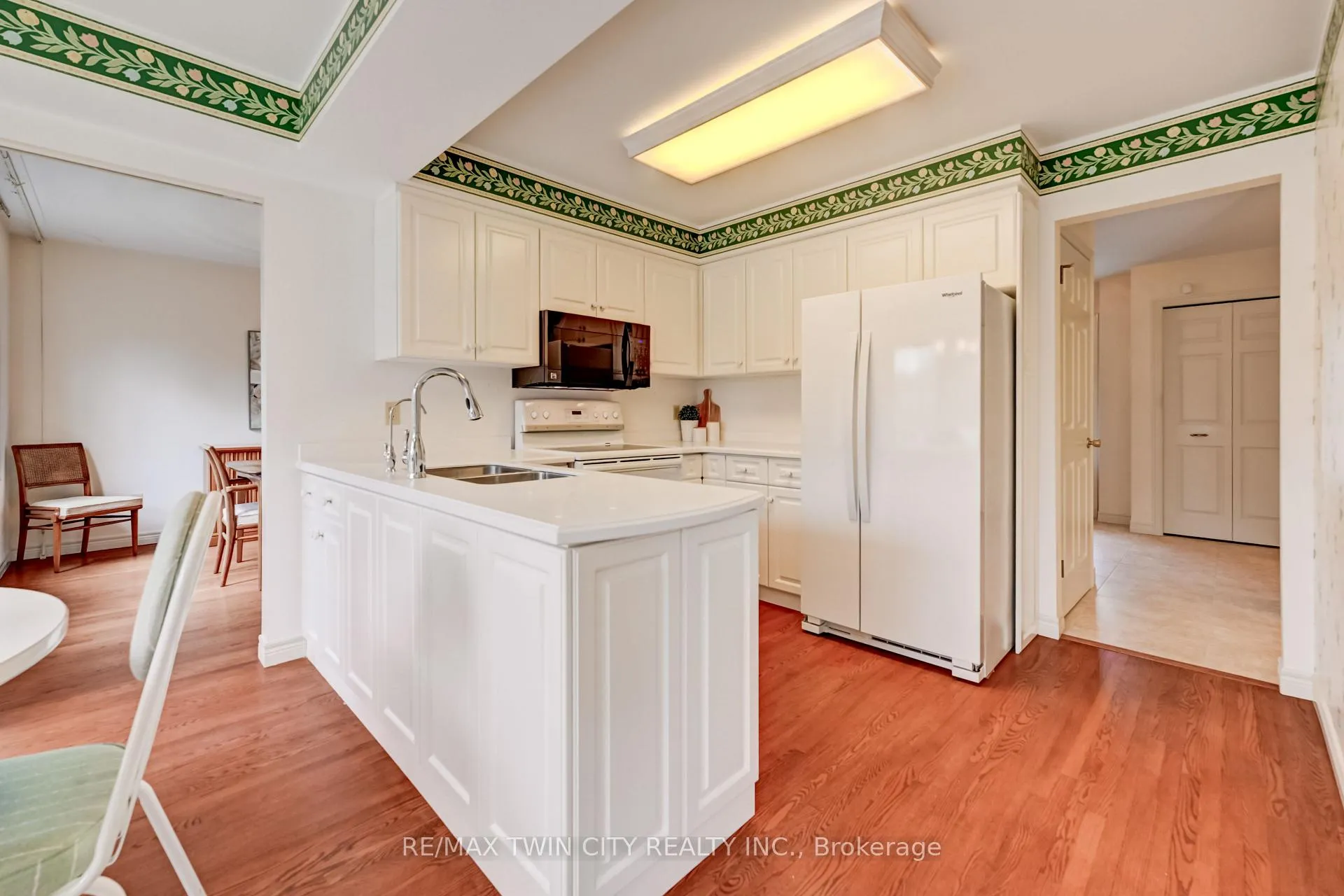 Photo 13 of 285 Magnolia Place, Waterloo — HOMEH
