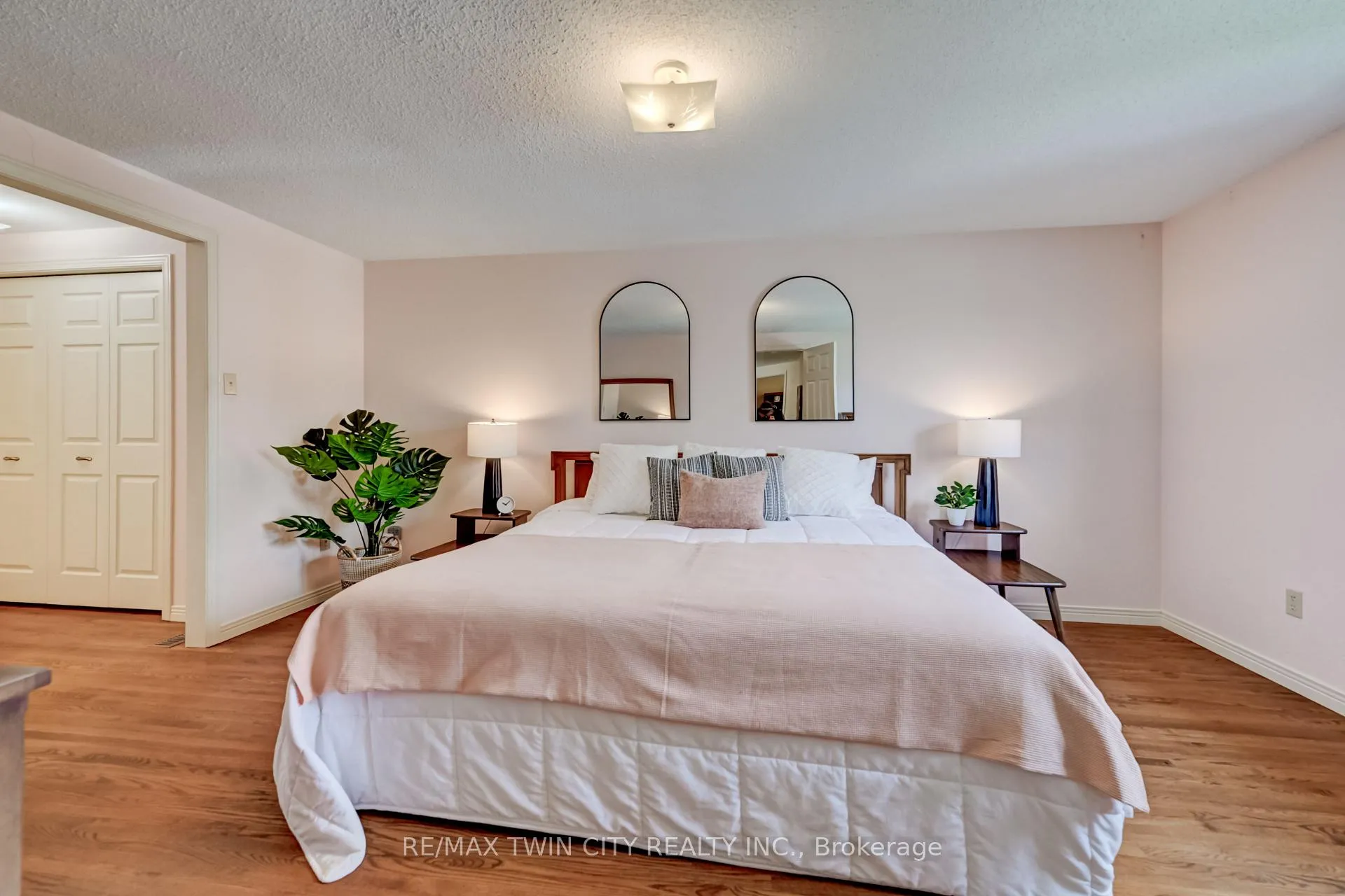 Photo 22 of 285 Magnolia Place, Waterloo — HOMEH