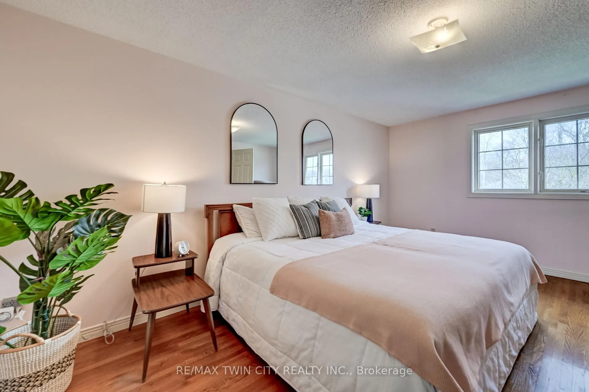 Photo 24 of 285 Magnolia Place, Waterloo — HOMEH