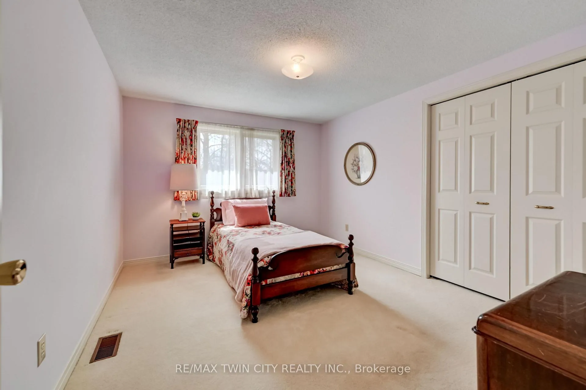 Photo 30 of 285 Magnolia Place, Waterloo — HOMEH