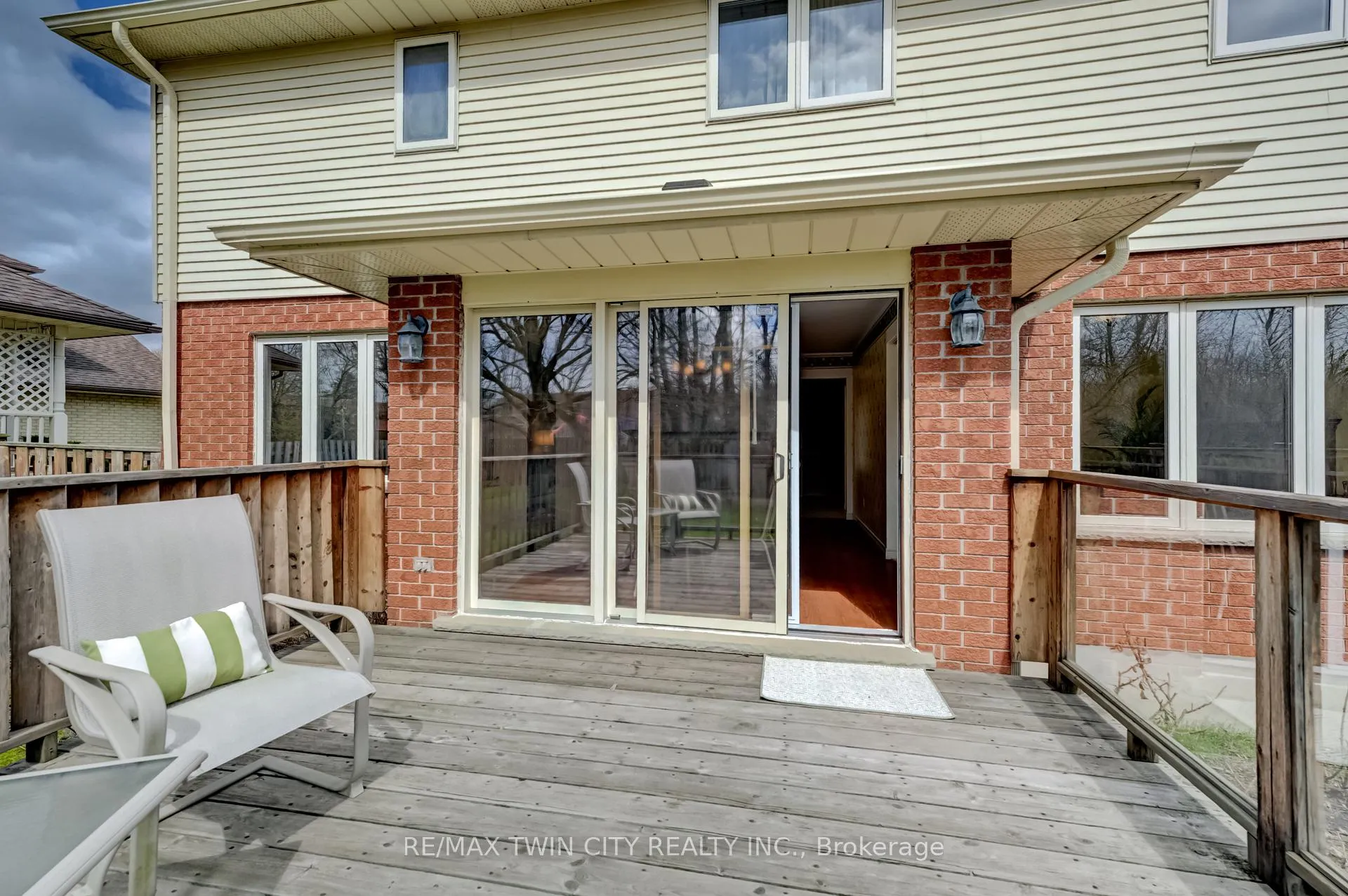 Photo 40 of 285 Magnolia Place, Waterloo — HOMEH