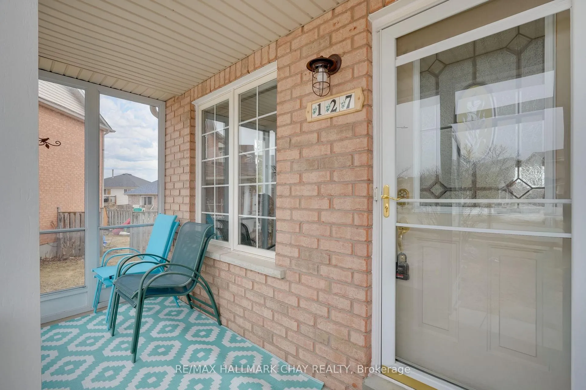 Photo 3 of 127 Trevino Circle, Barrie, East Bayfield — HOMEH