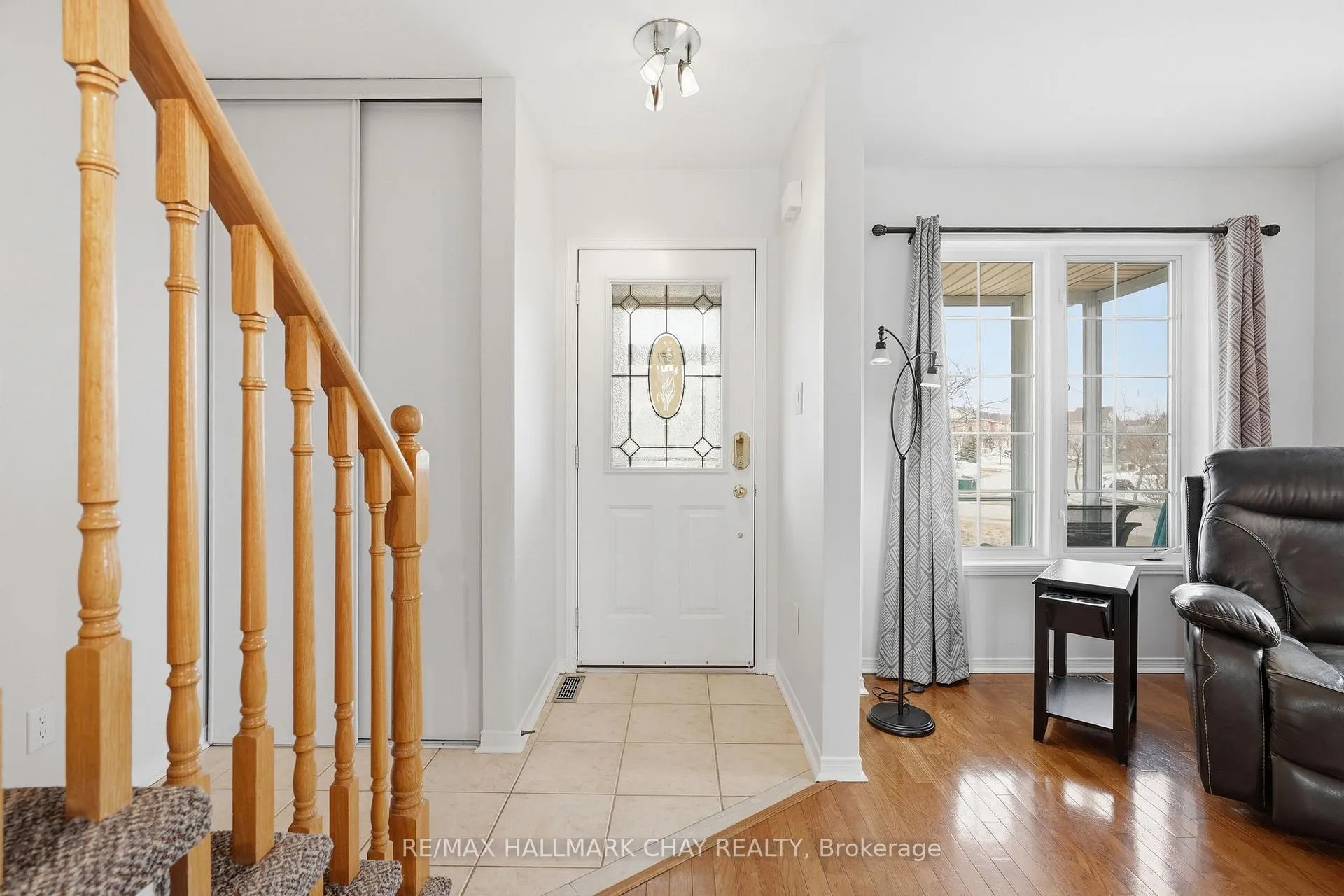 Photo 6 of 127 Trevino Circle, Barrie, East Bayfield — HOMEH