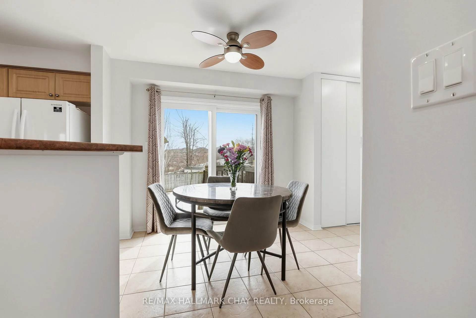 Photo 10 of 127 Trevino Circle, Barrie, East Bayfield — HOMEH