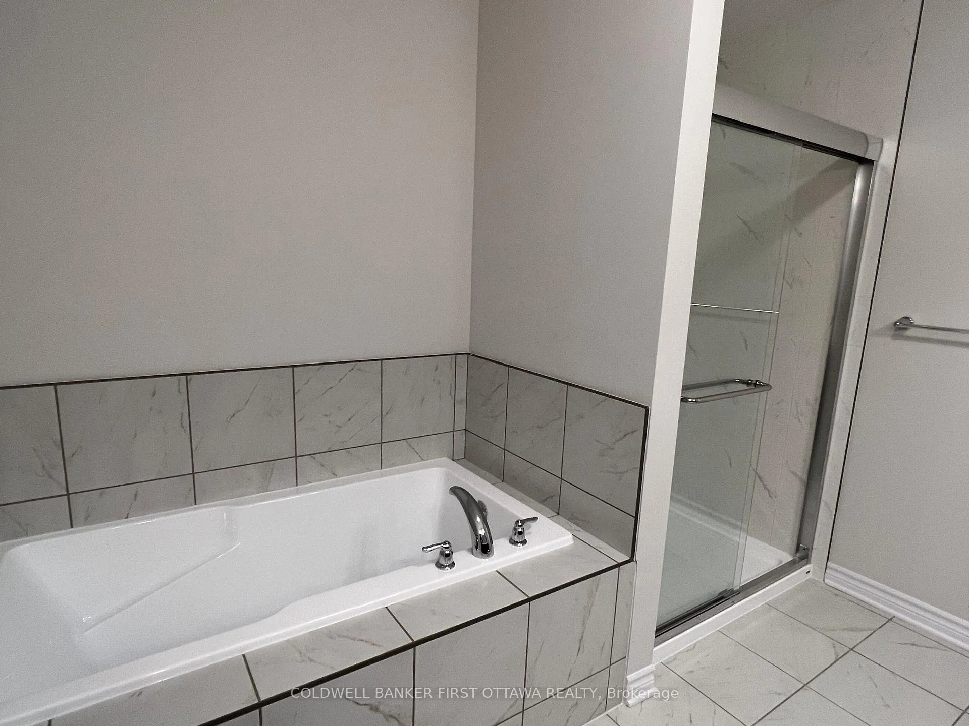 Photo 16 of 17 Atop Lane, Ottawa, Blossom Park/Kemp Park/Findlay Creek — HOMEH