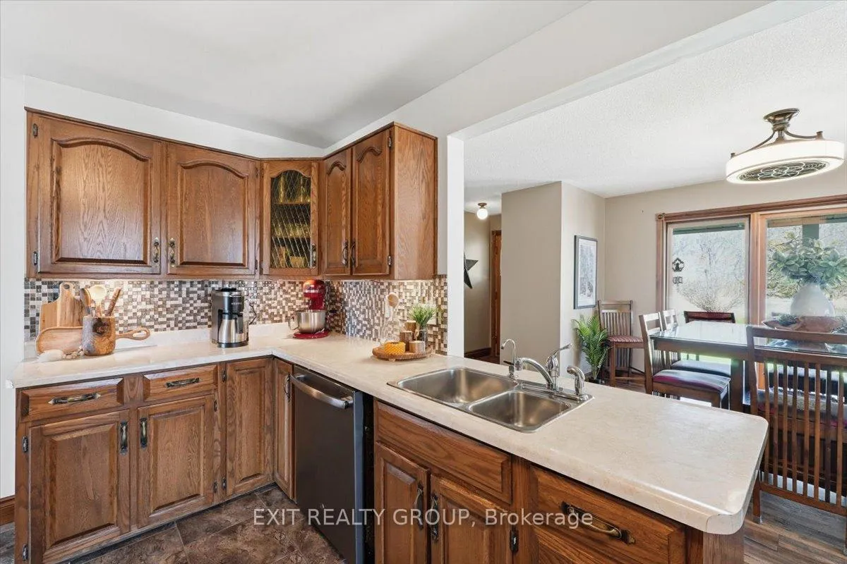 Photo 7 of 188 Riverside Parkway, Quinte West, Sidney Ward — HOMEH