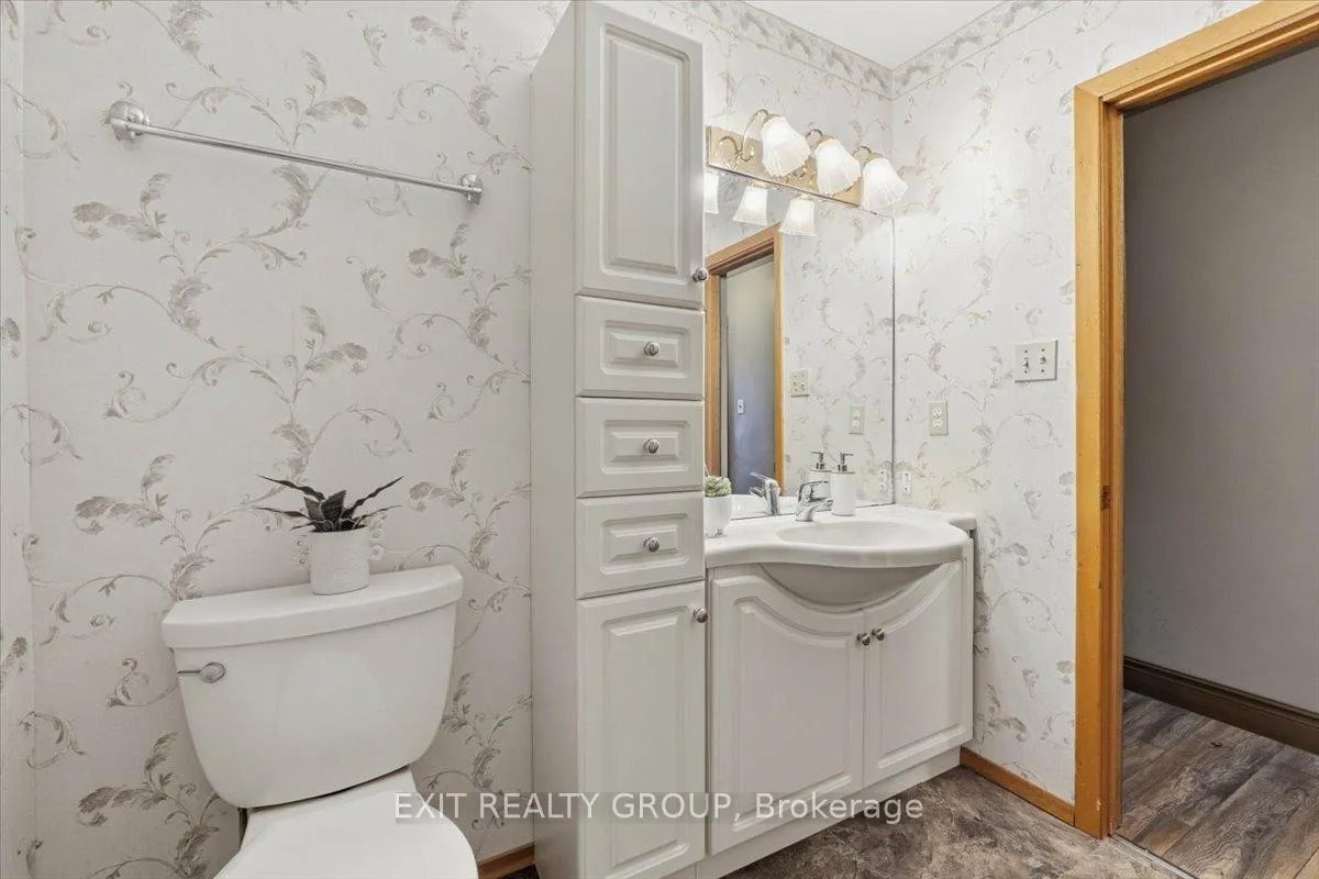 Photo 24 of 188 Riverside Parkway, Quinte West, Sidney Ward — HOMEH