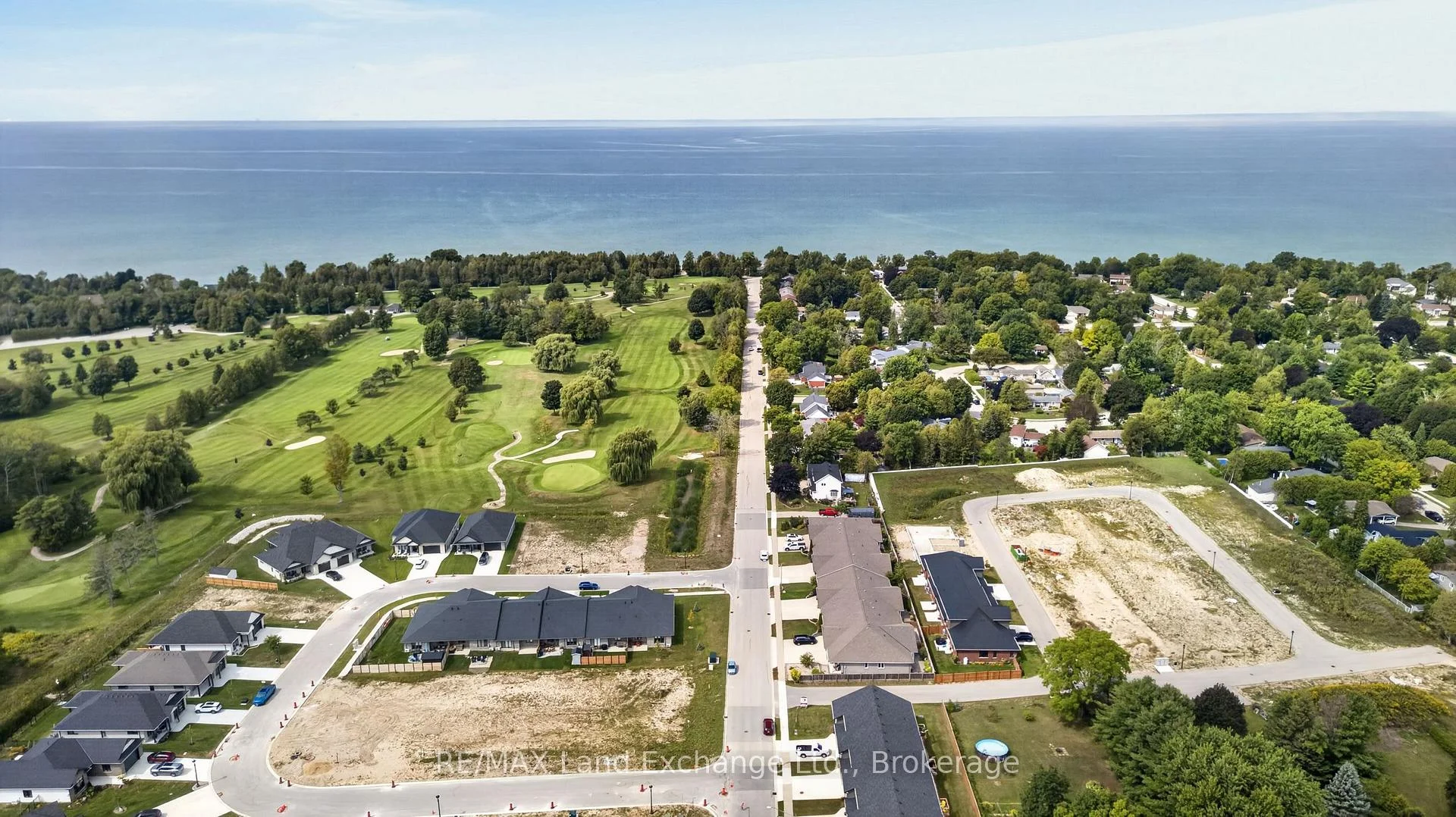 Photo 8 of Unit Unit 6, 8 Golf Links Road, Kincardine — HOMEH