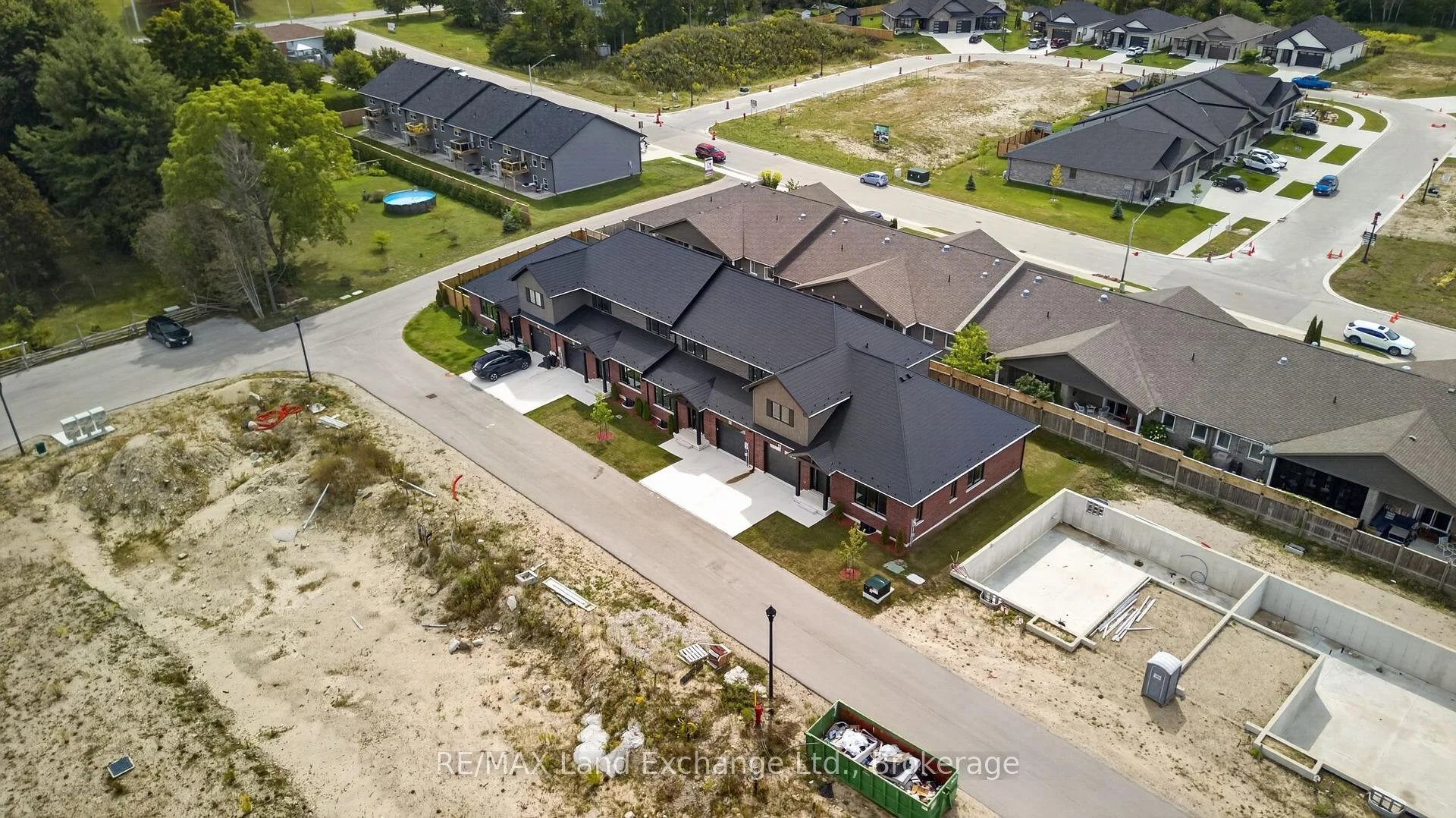 Photo 9 of Unit Unit 6, 8 Golf Links Road, Kincardine — HOMEH