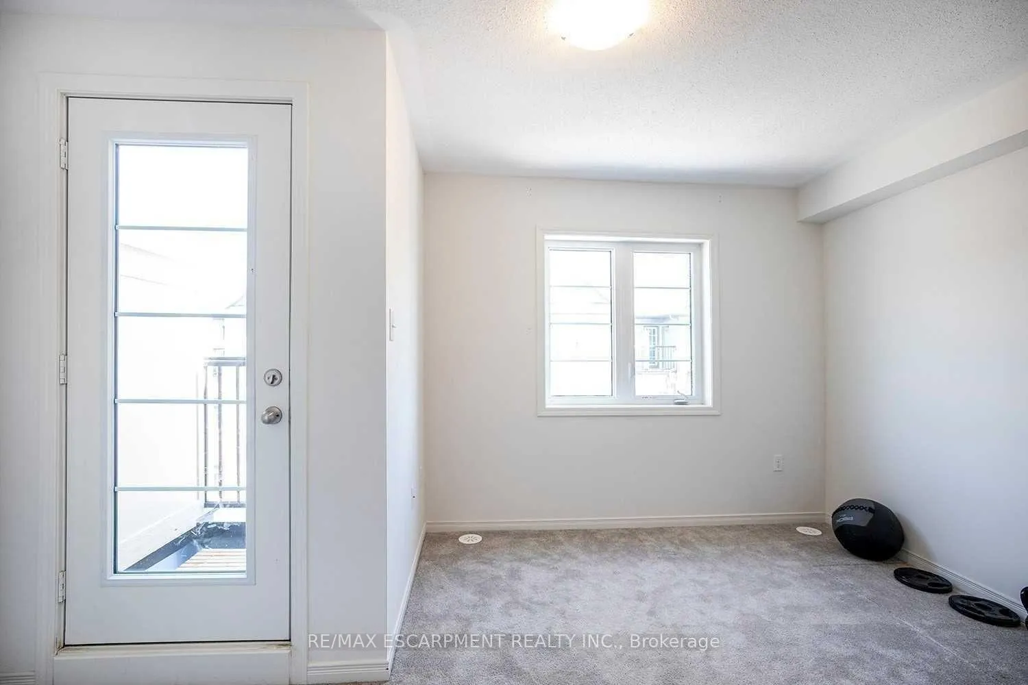 Photo 10 of 2213 Chevron Prince Path S, Oshawa, Windfields — HOMEH