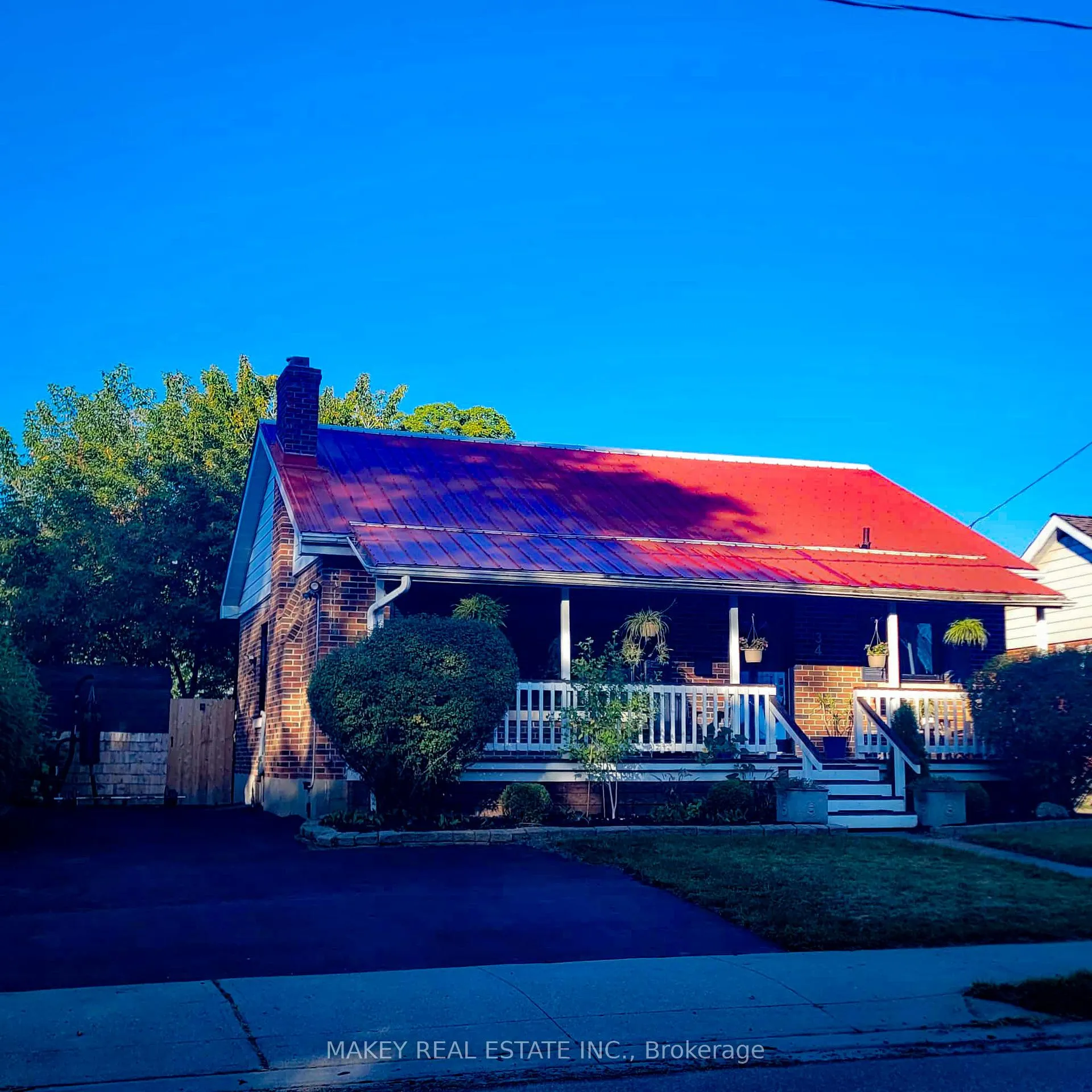 Photo 2 of 34 Christopher Drive, Cambridge — HOMEH