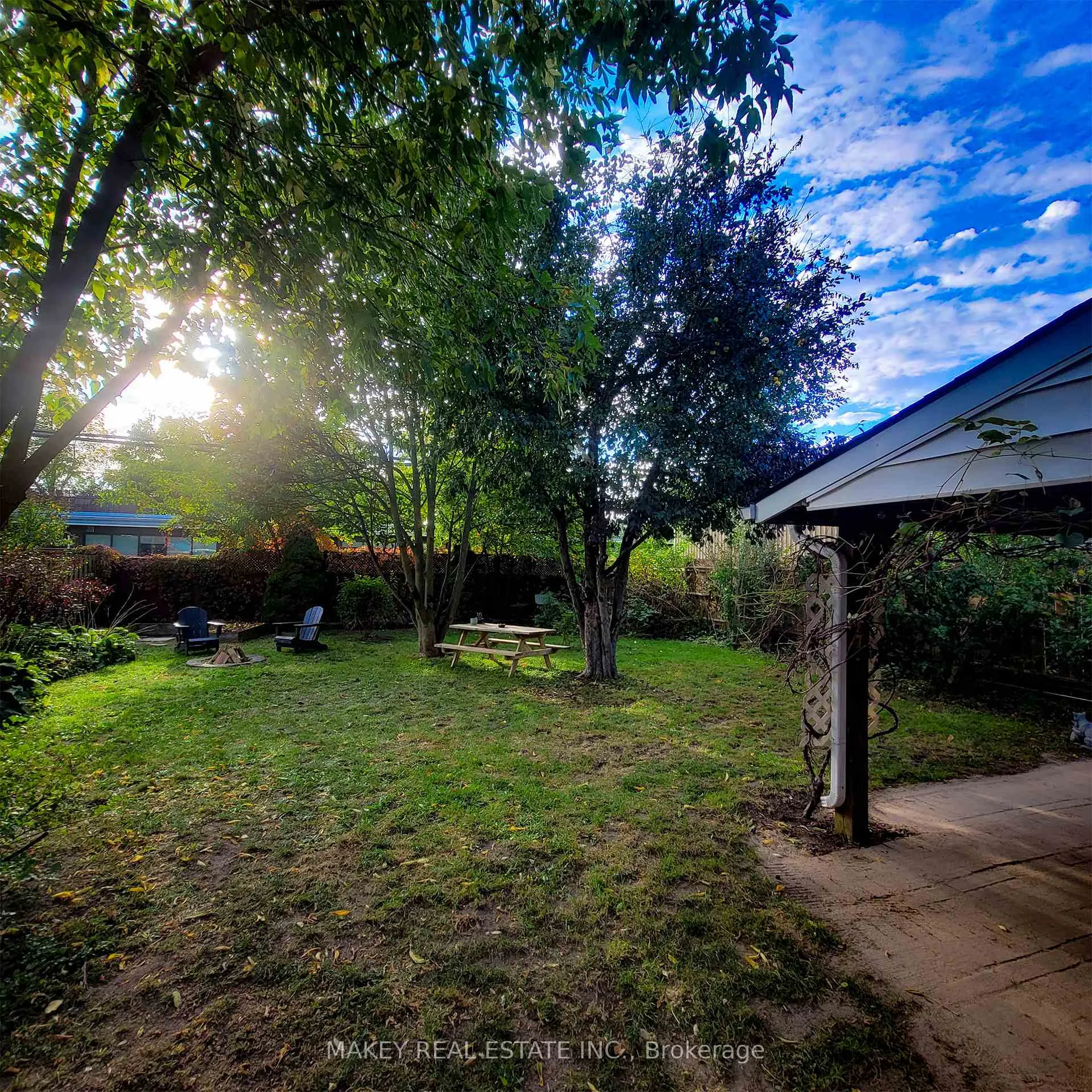 Photo 31 of 34 Christopher Drive, Cambridge — HOMEH