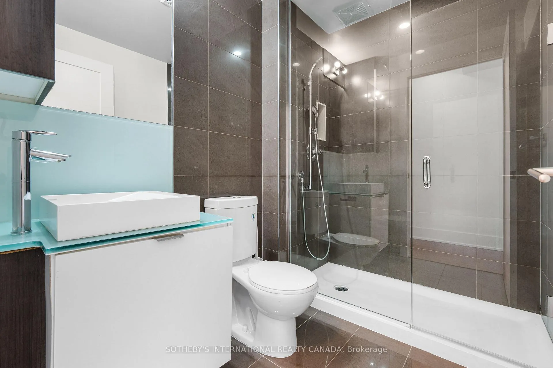Photo 5 of Unit 2409, 300 Front Street W, Toronto, Waterfront Communities — HOMEH