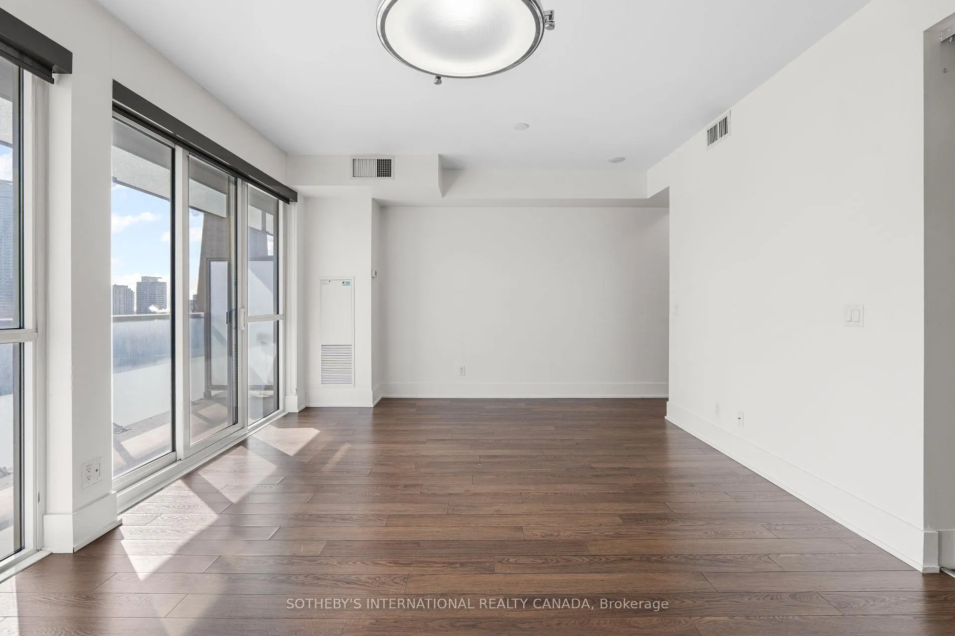 Photo 9 of Unit 2409, 300 Front Street W, Toronto, Waterfront Communities — HOMEH