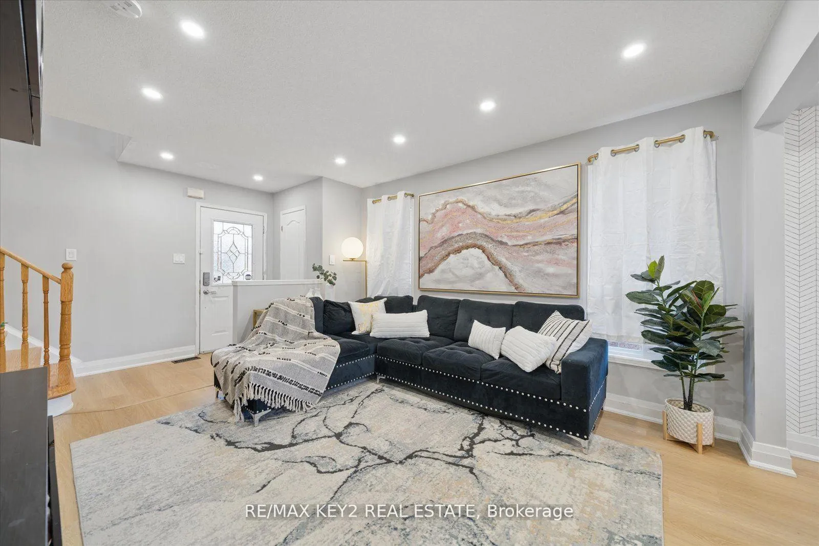 Photo 6 of 1652 Autumn Crescent, Pickering, Amberlea — HOMEH
