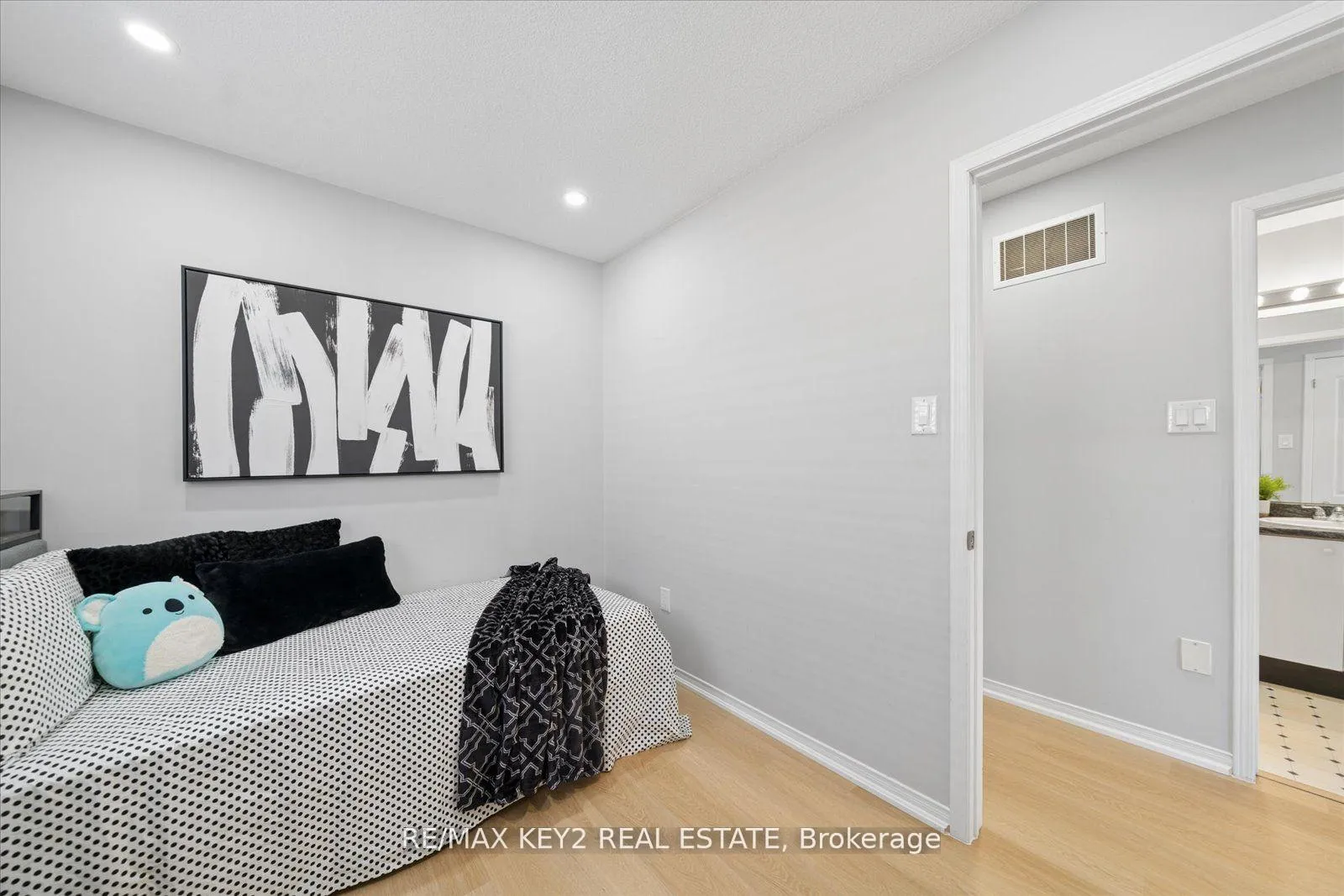 Photo 34 of 1652 Autumn Crescent, Pickering, Amberlea — HOMEH