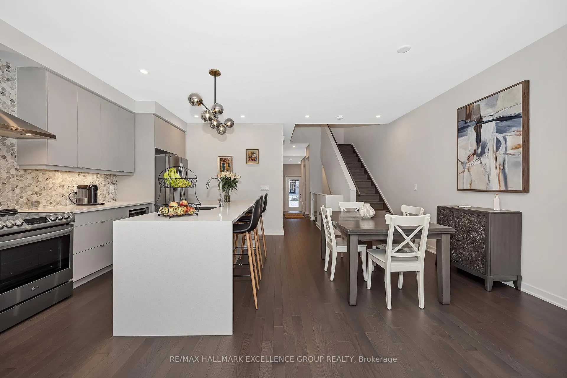 Photo 7 of 677 Honeydew Street, Ottawa, Riverside South/Gloucester Glen — HOMEH