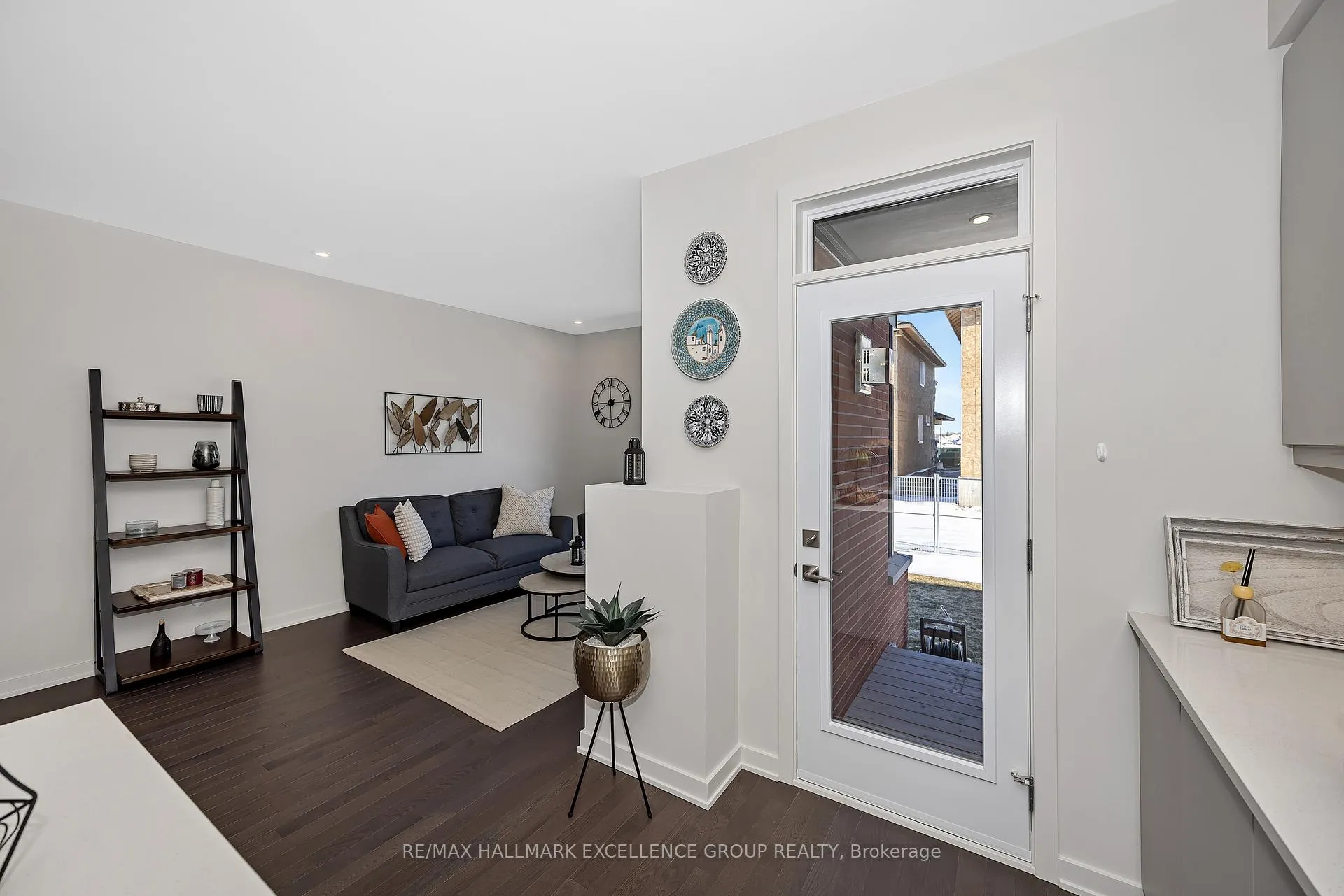 Photo 11 of 677 Honeydew Street, Ottawa, Riverside South/Gloucester Glen — HOMEH