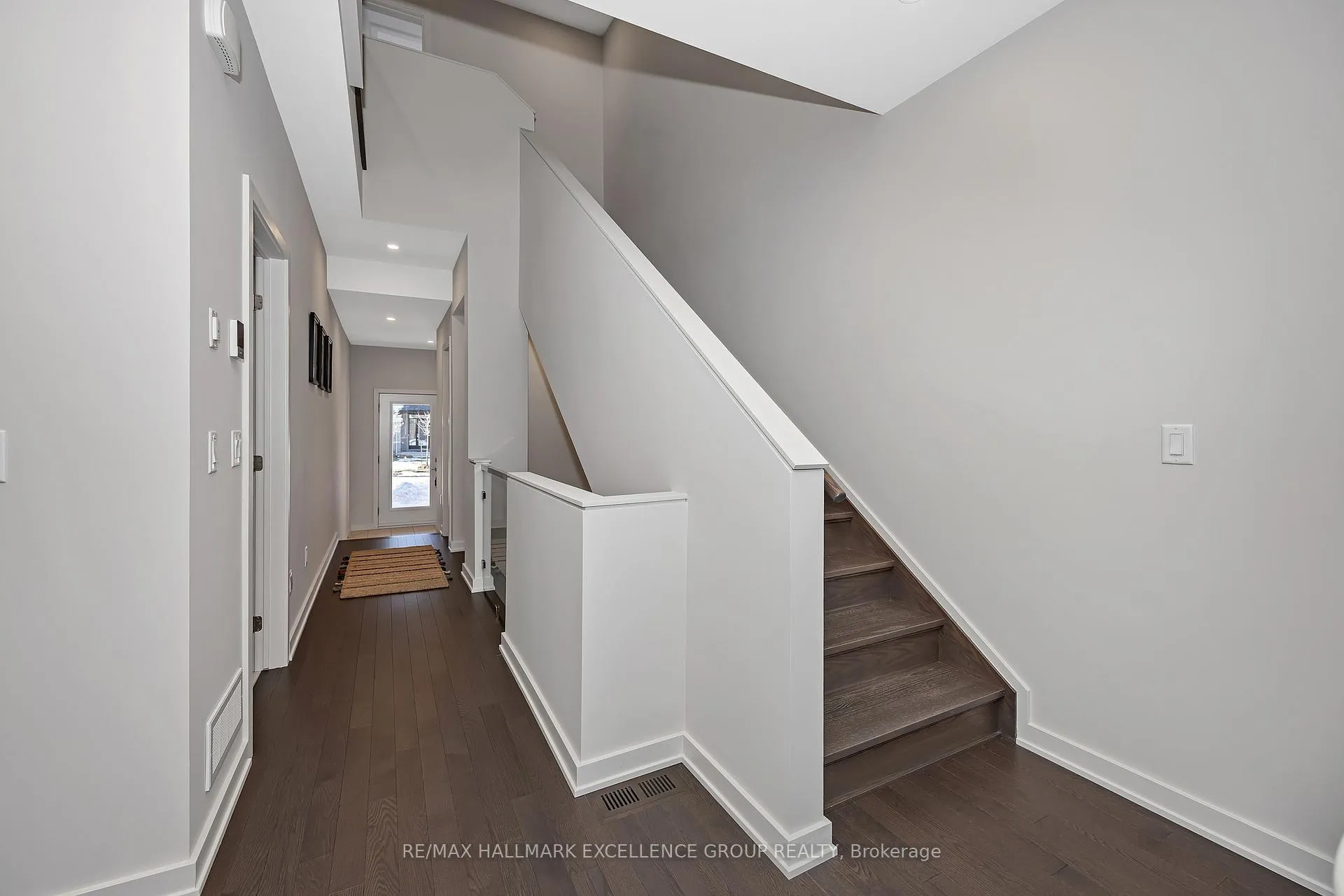 Photo 14 of 677 Honeydew Street, Ottawa, Riverside South/Gloucester Glen — HOMEH