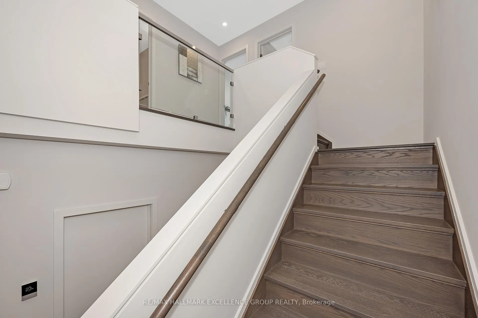 Photo 15 of 677 Honeydew Street, Ottawa, Riverside South/Gloucester Glen — HOMEH